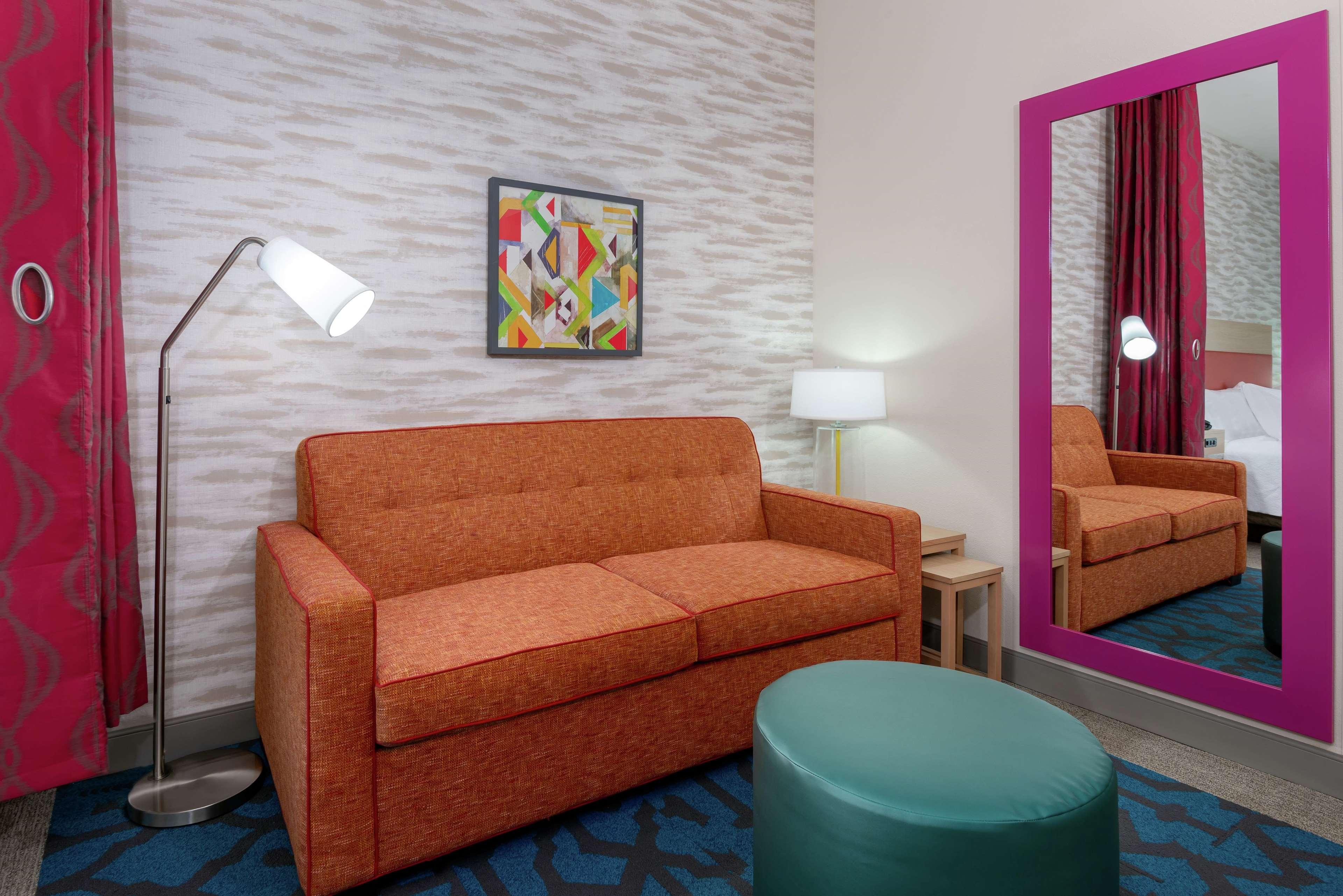 Home2 Suites Hilton Orlando Near Universal Studios