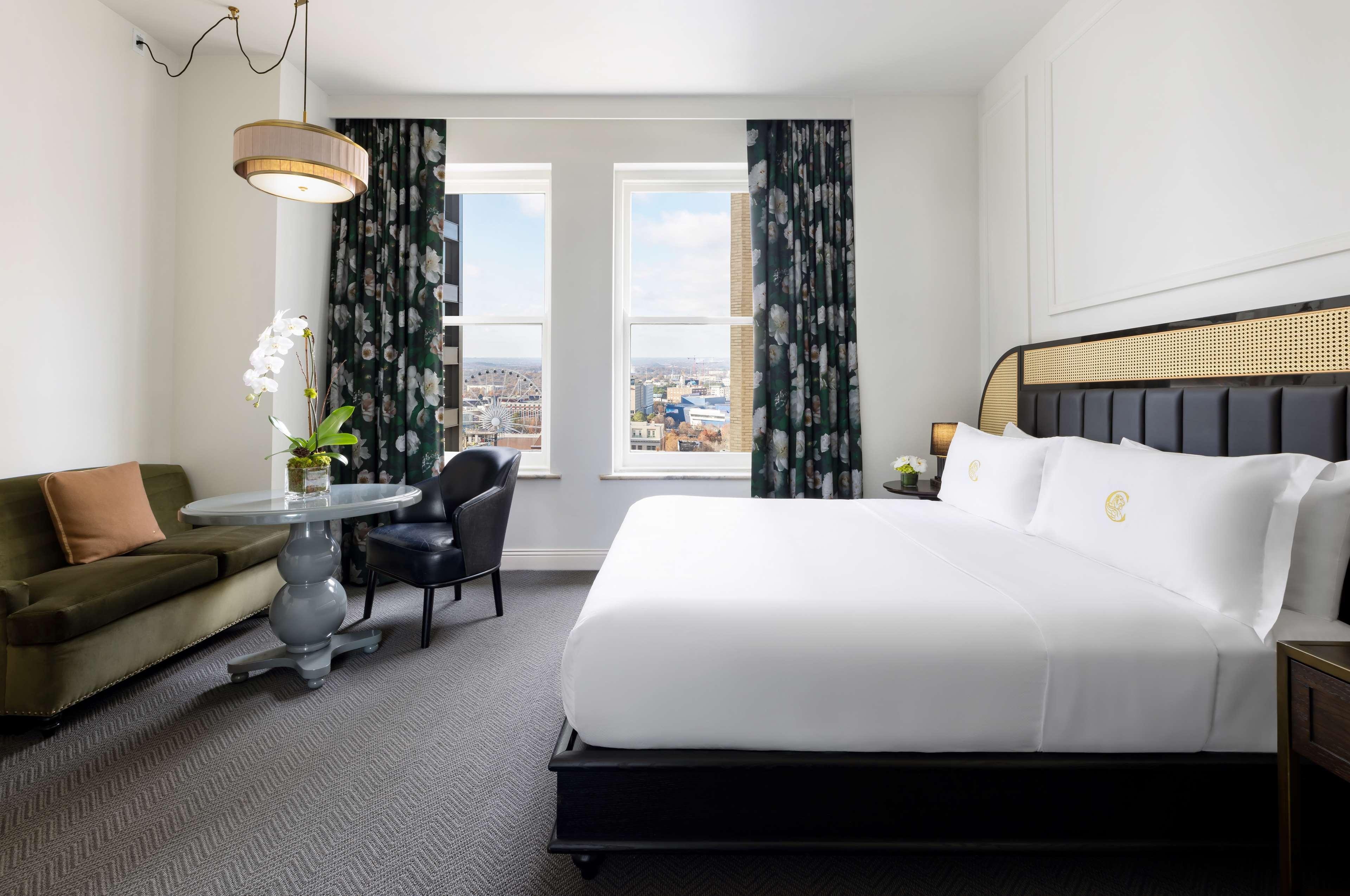 The Candler Hotel Atlanta, Curio Collection by Hil
