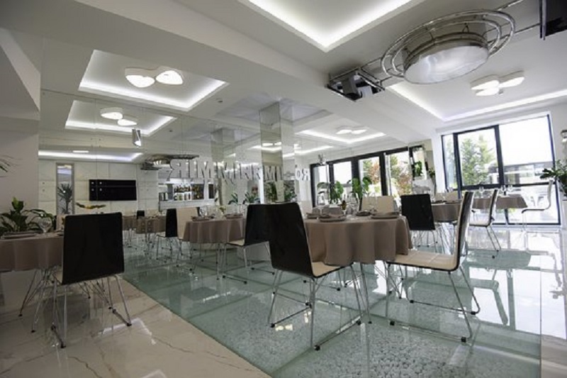 Mirror Hotel