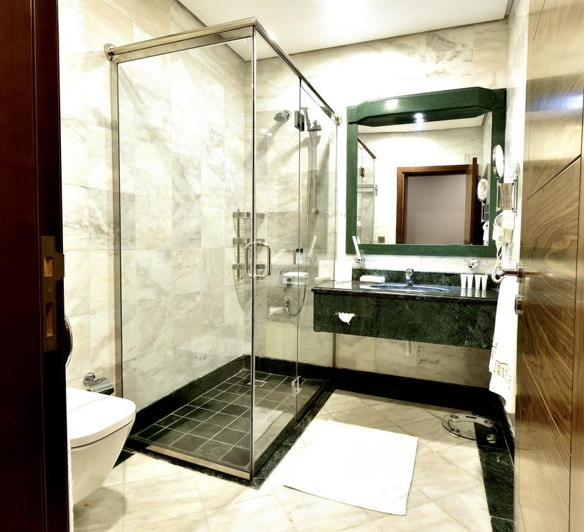Iridium 70 Hotel Room Type - Standard Double Room