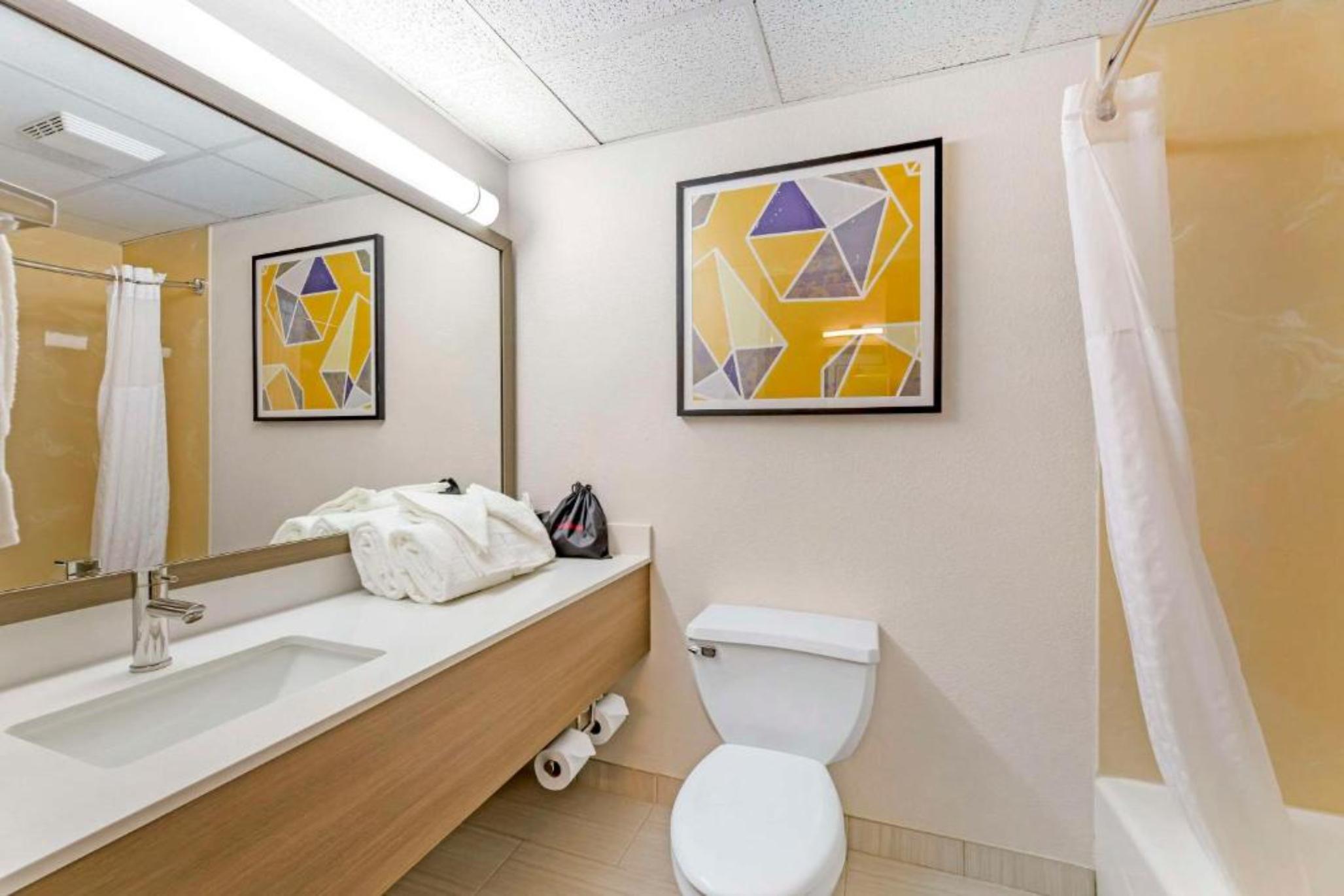 Comfort Inn & Suites Cuyahoga Falls - Akron