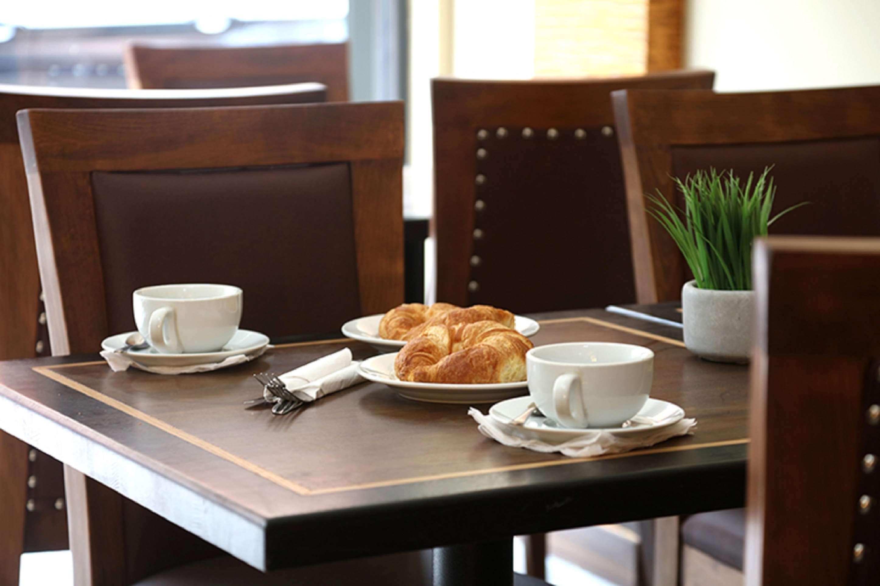 Putney Hotel