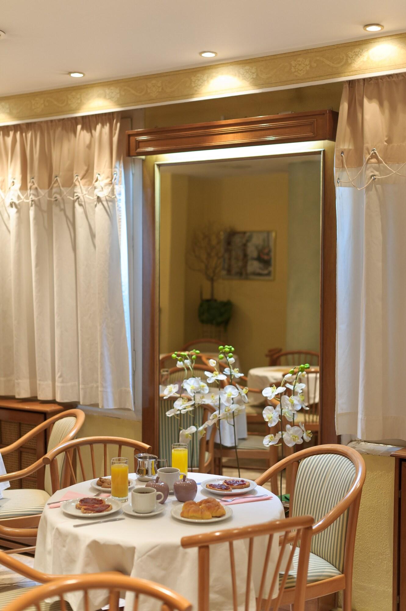 Anesis Hotel