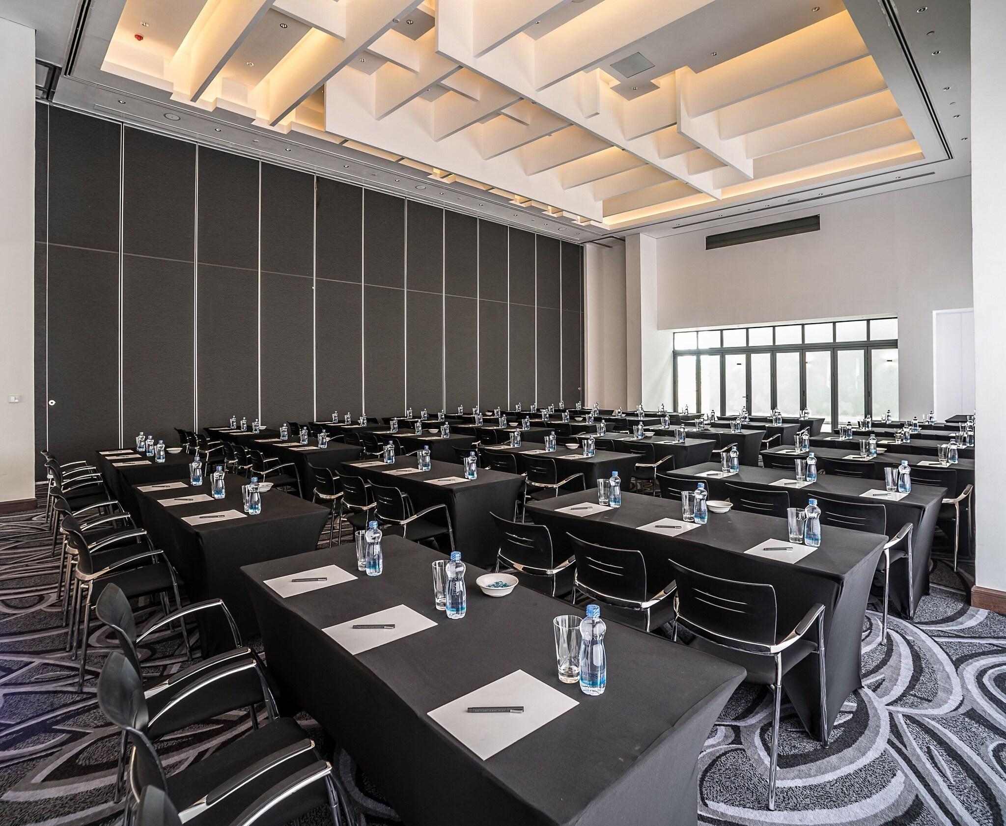 Trademark Hotel by null