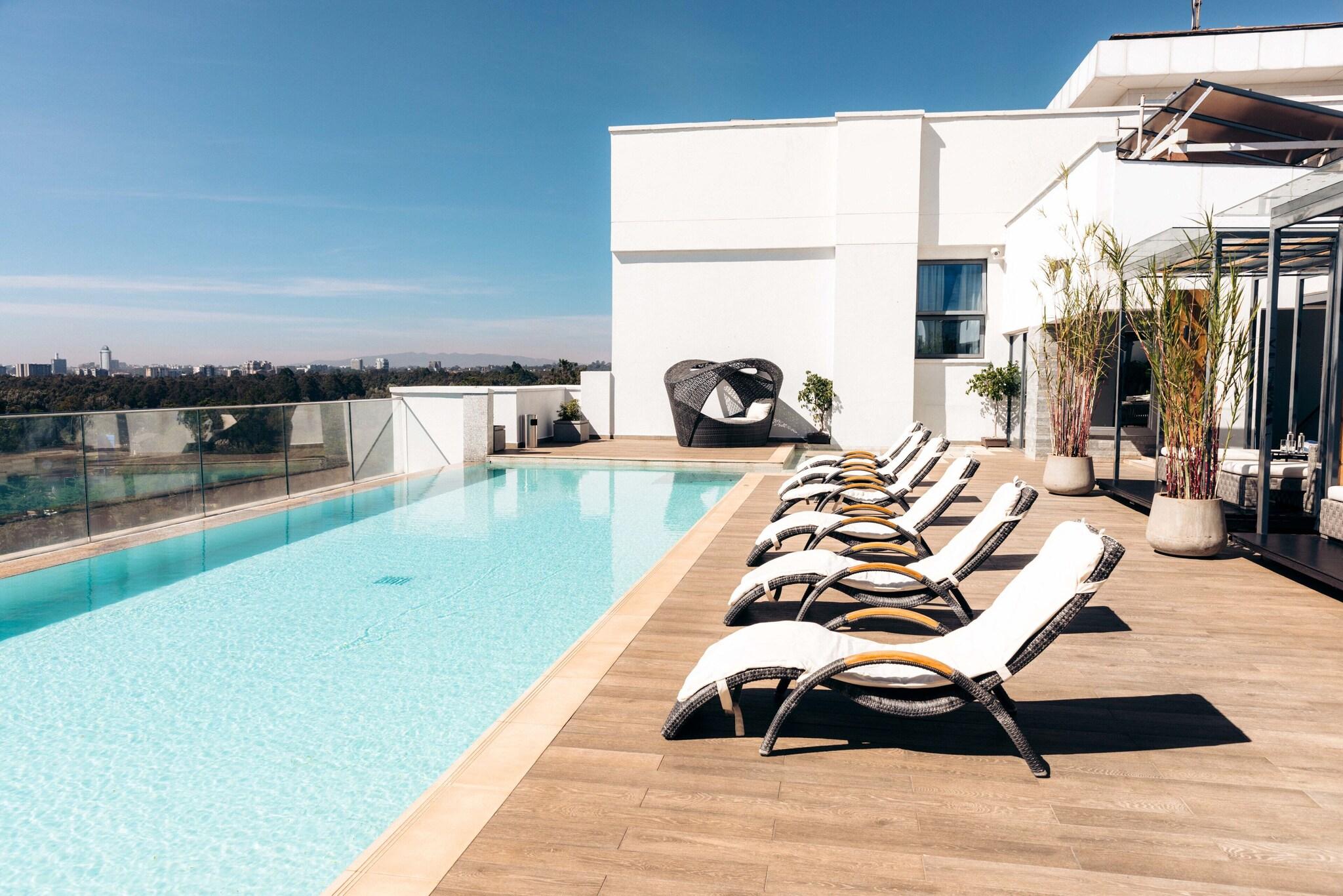 Trademark Hotel by null