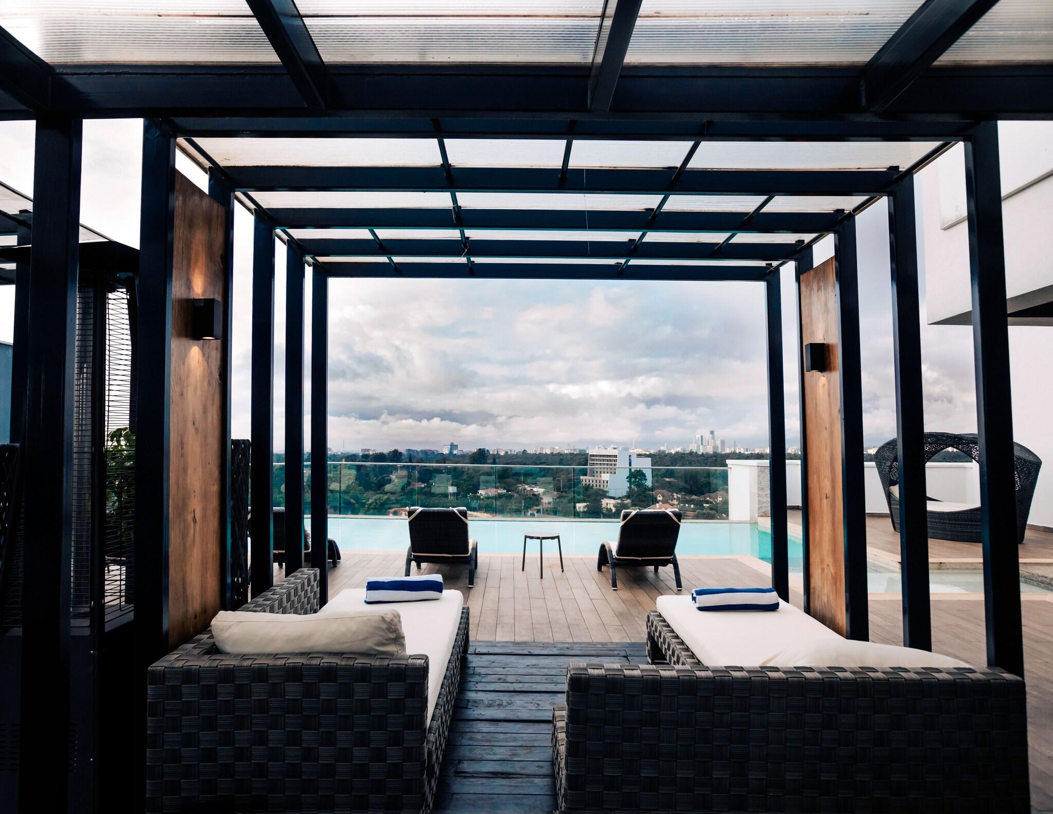 Trademark Hotel by null