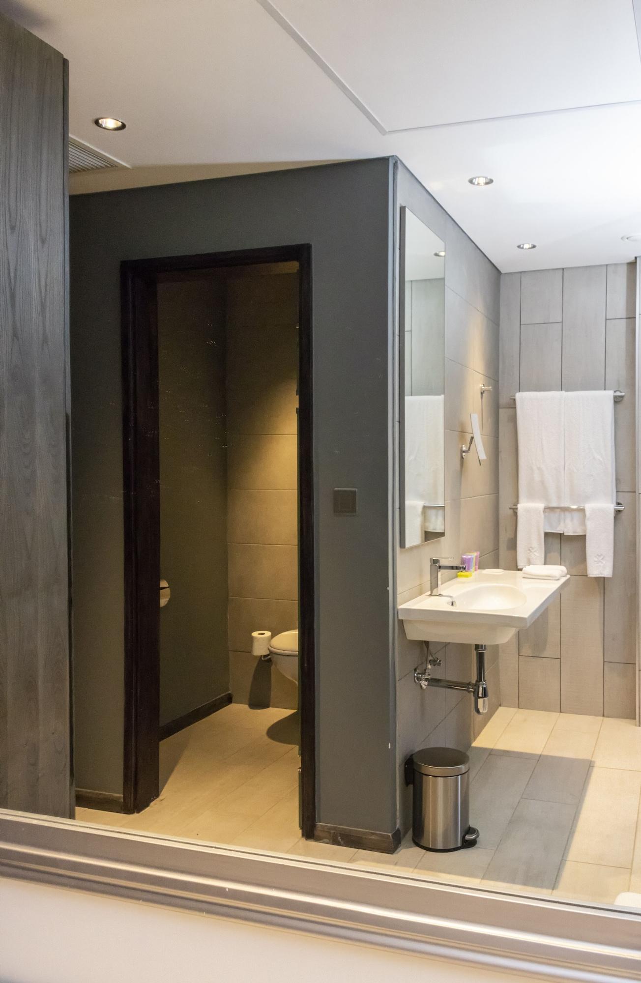 Trademark Hotel by null