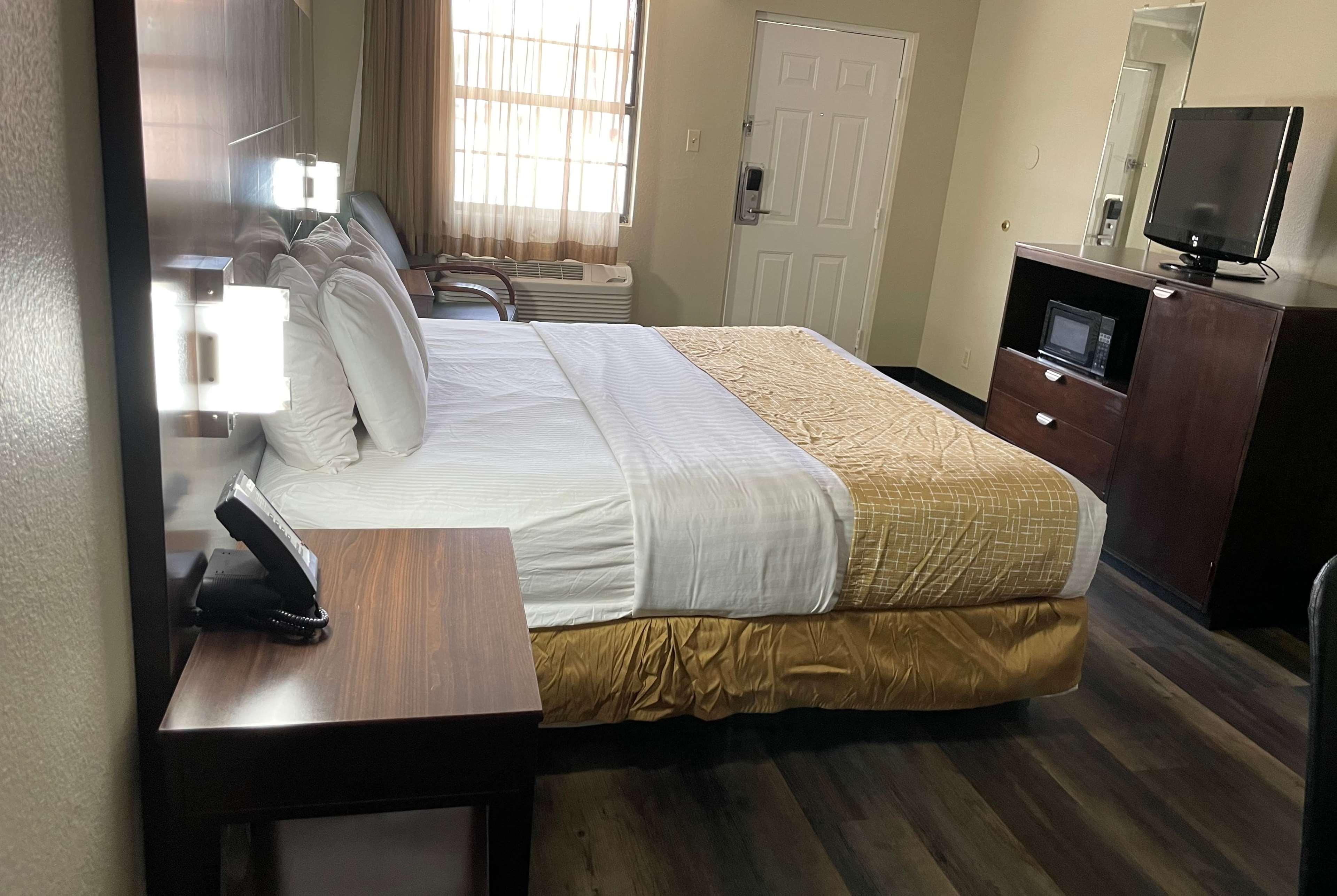 Travelodge By Wyndham Tuscaloosa