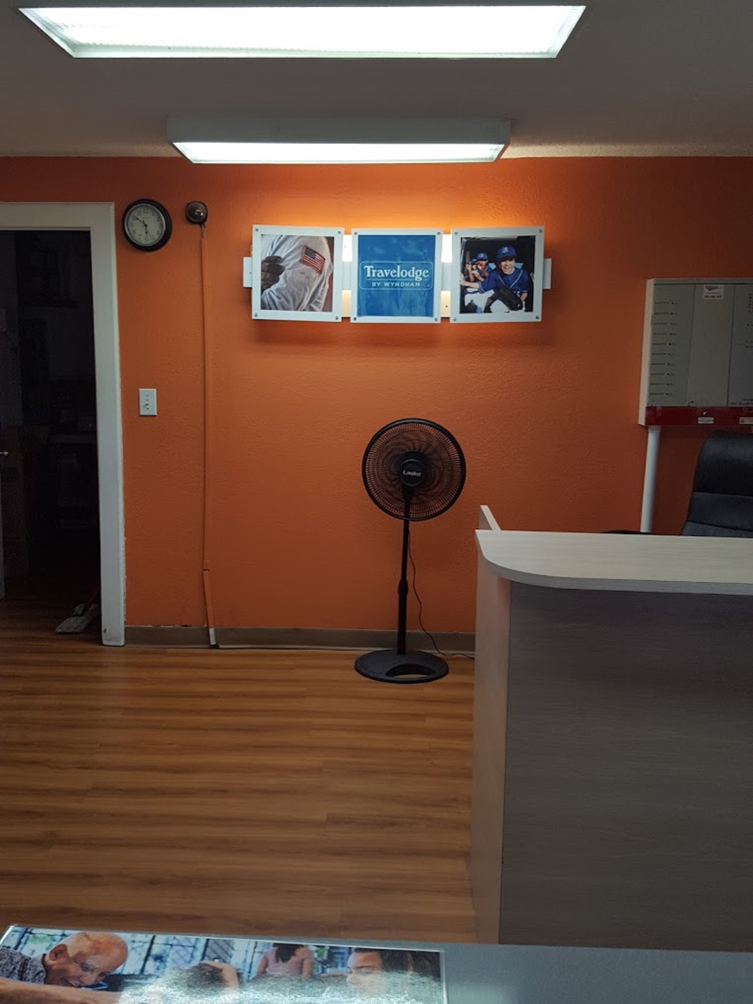 Travelodge by Wyndham Benton Harbor MI