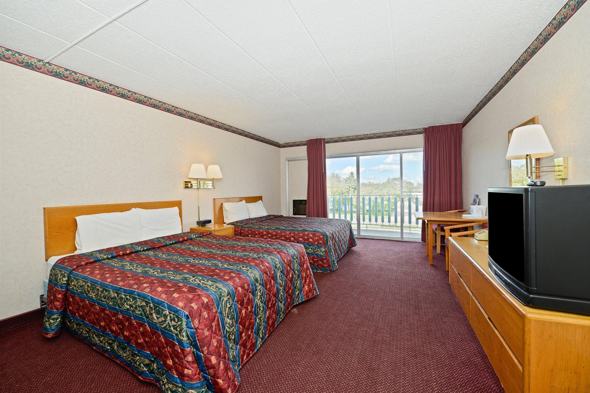 Howard Johnson by Wyndham Benton Harbor