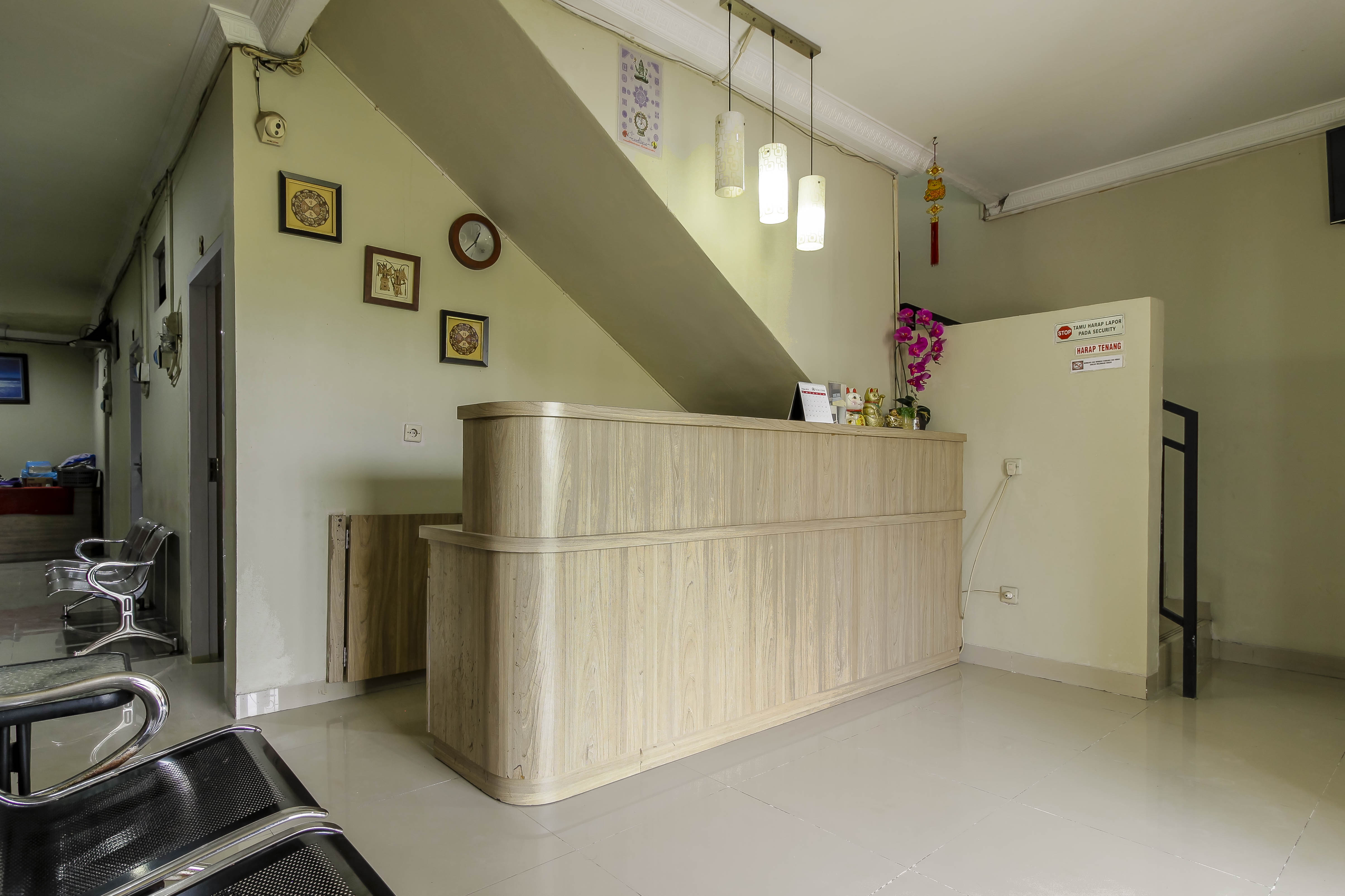 RedDoorz Plus near Lippo Cikarang Mall