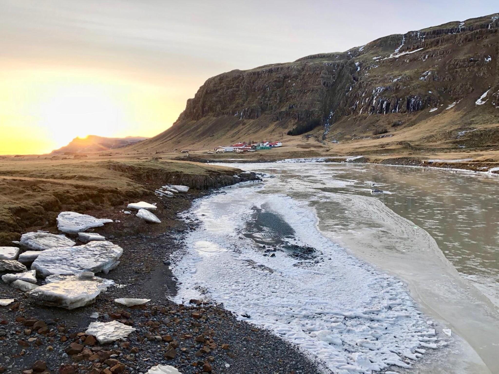 Guesthouse Skálafell by null