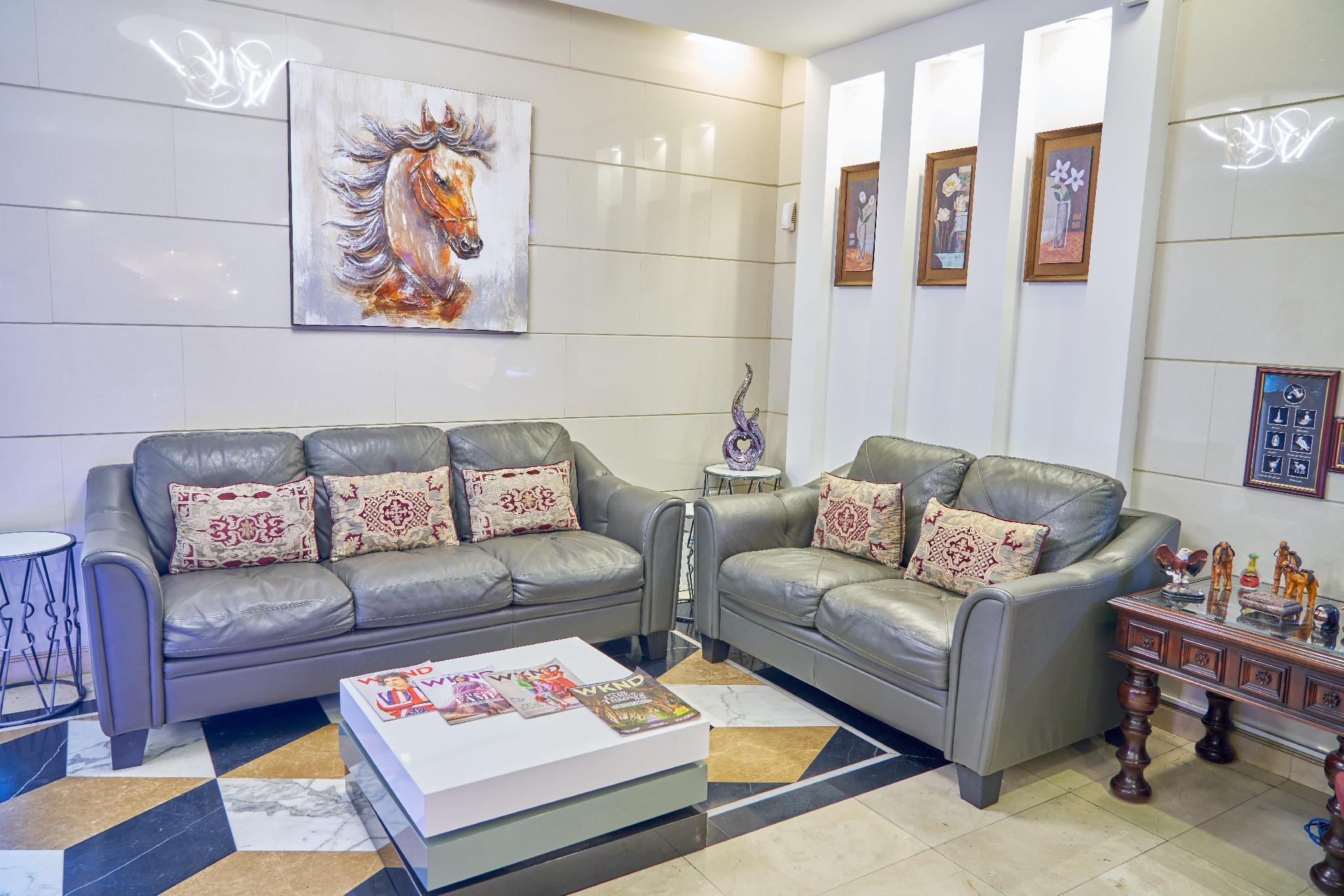 Grand Square Hotel