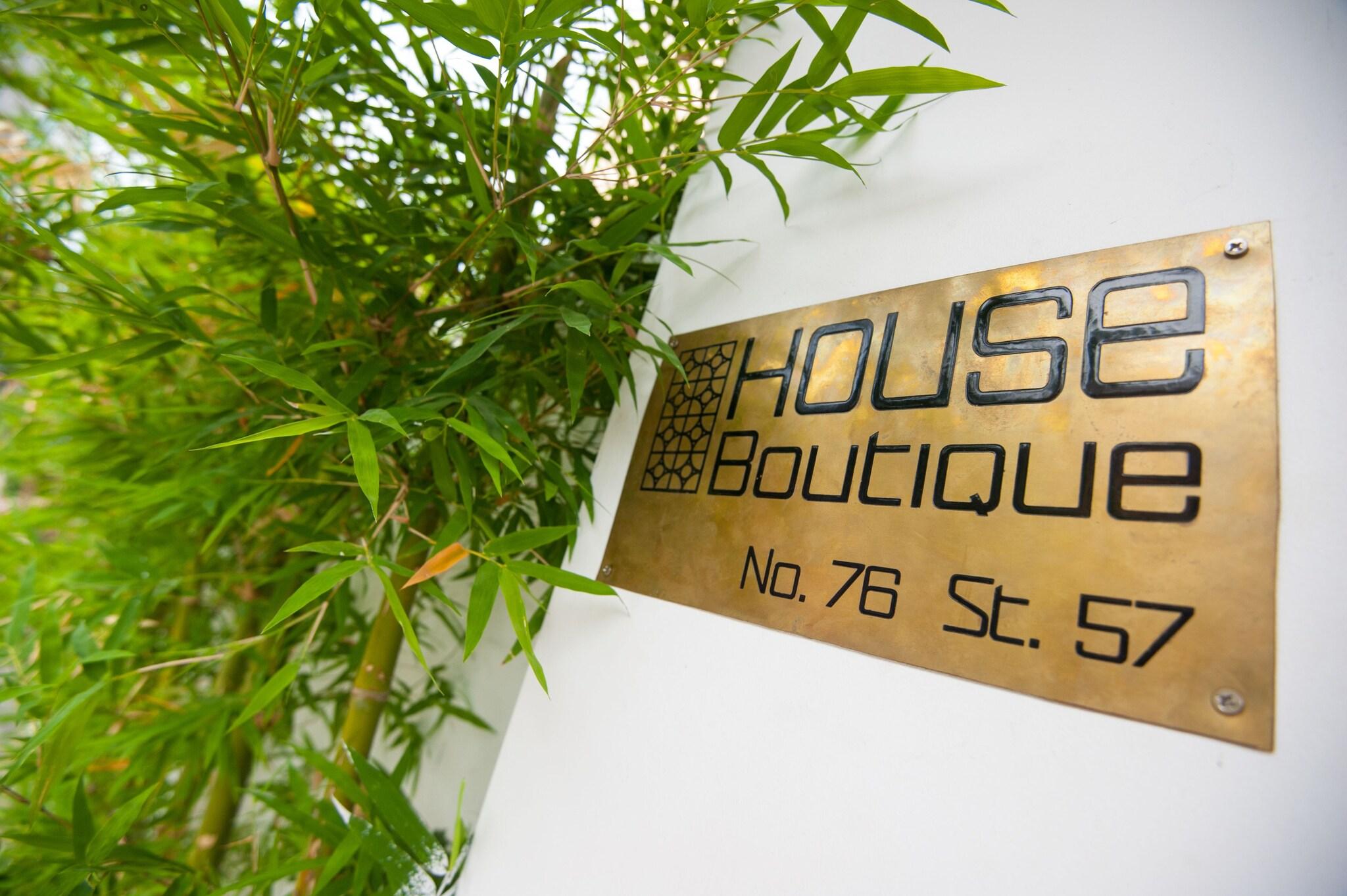 House Boutique by null