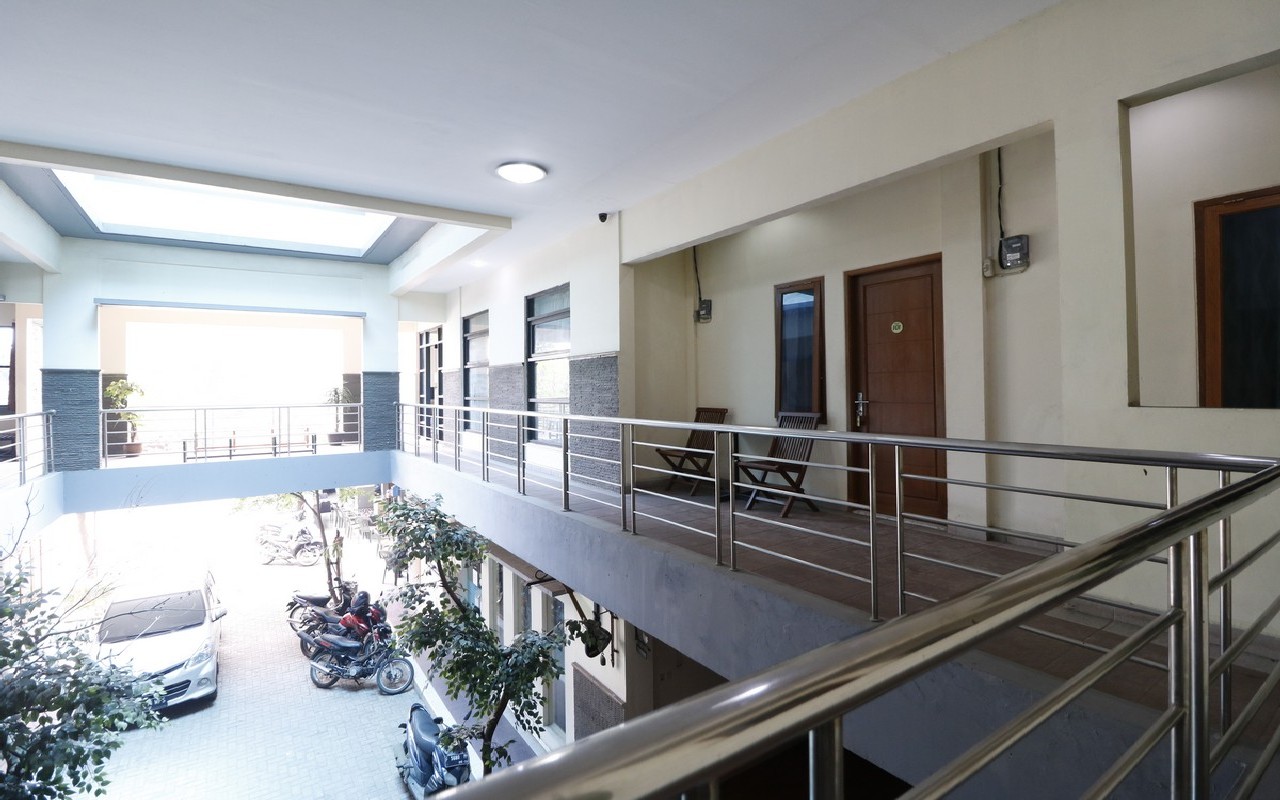 RedDoorz Plus near Universitas Indonesia