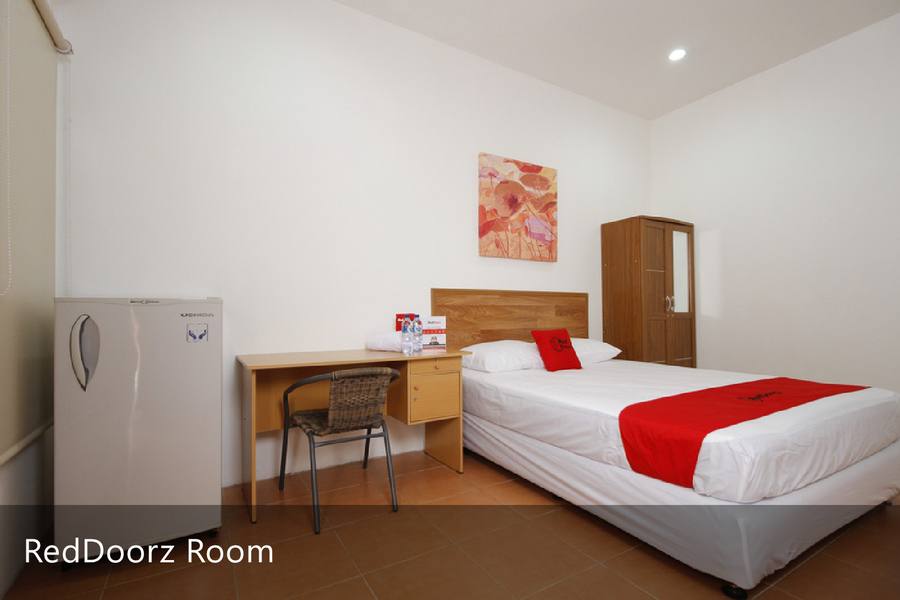RedDoorz Plus near Plaza Indonesia