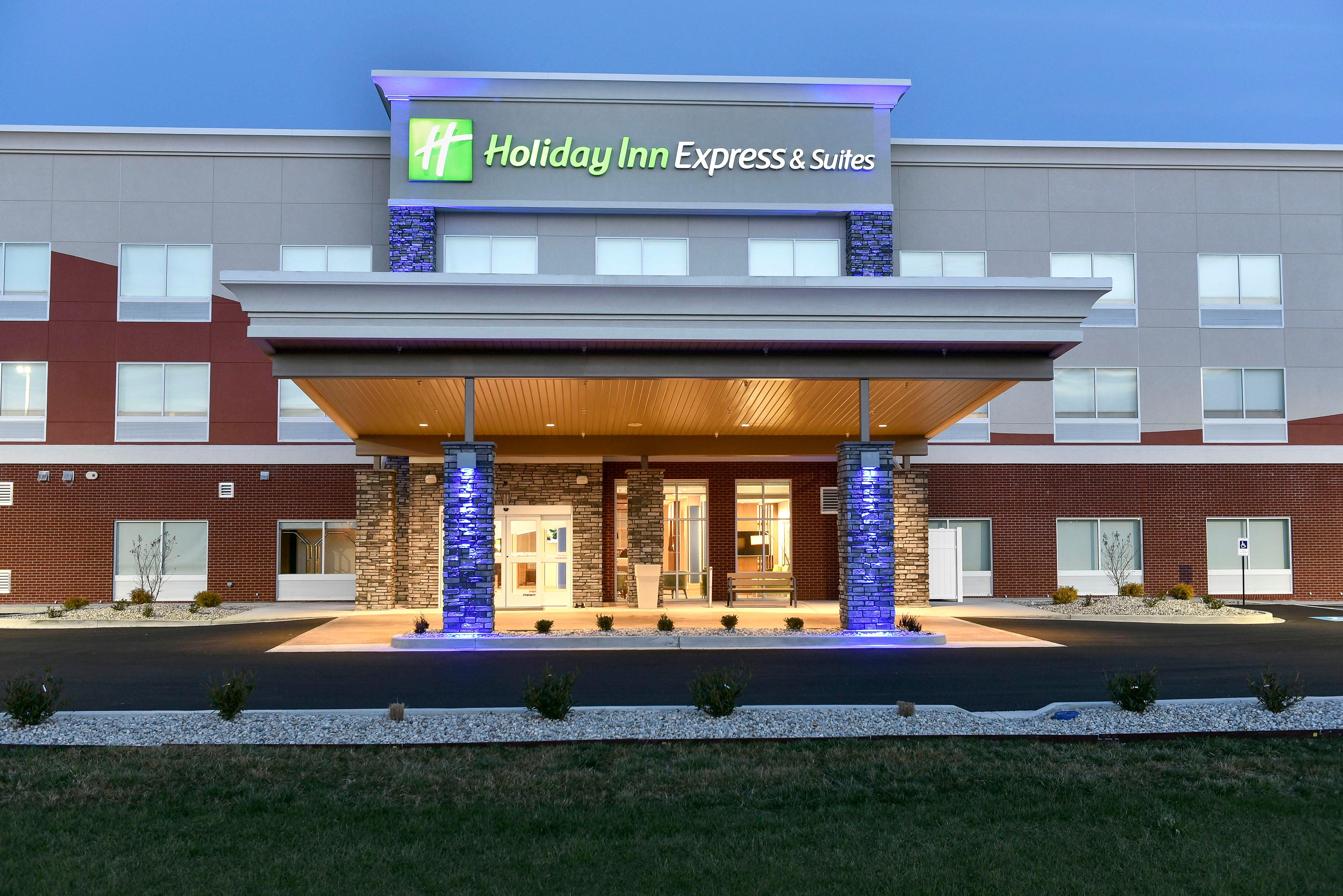 Holiday Inn Express & Suites Madisonville, an IHG Hotel image