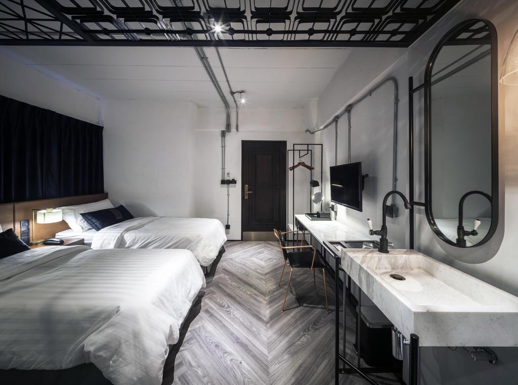 Ir-On Hotel