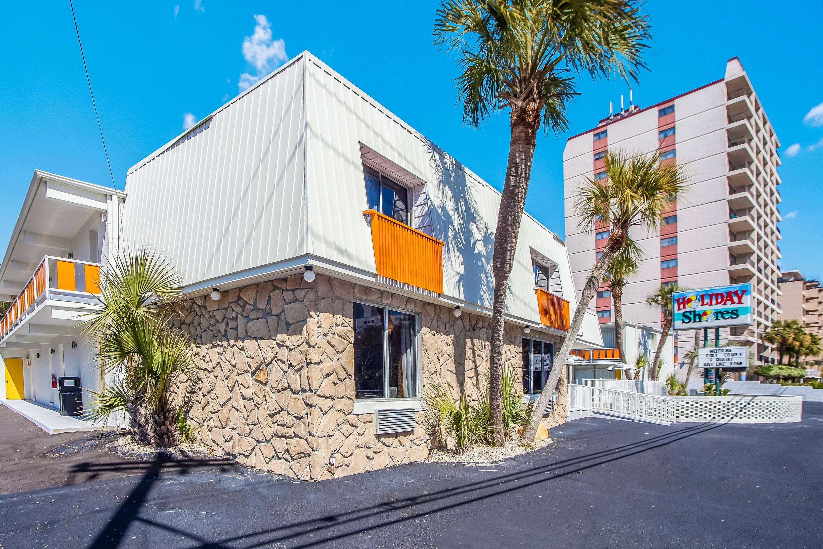 Holiday Shores Ascend hotel Collection