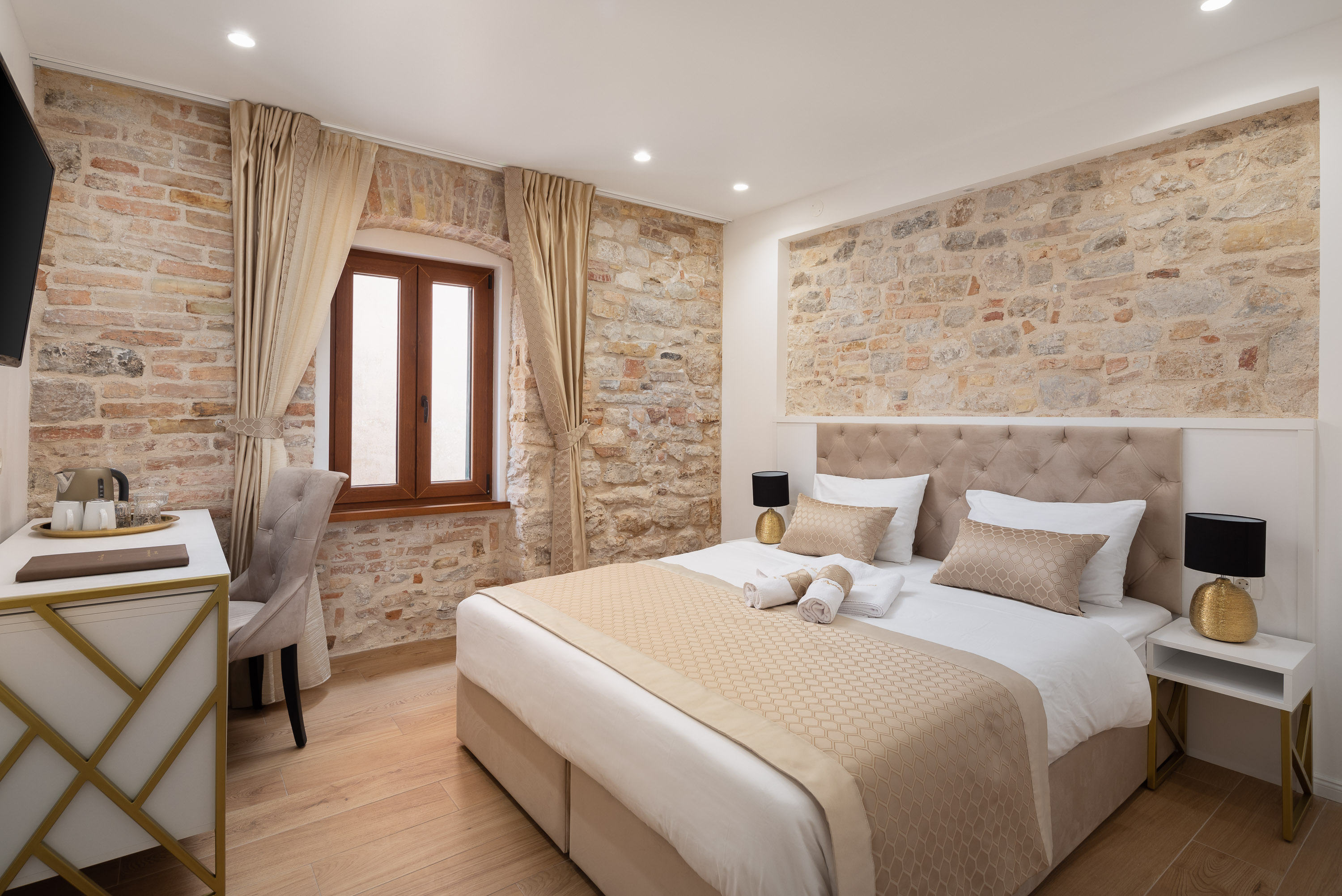 Le Premier Luxury Rooms - Poză