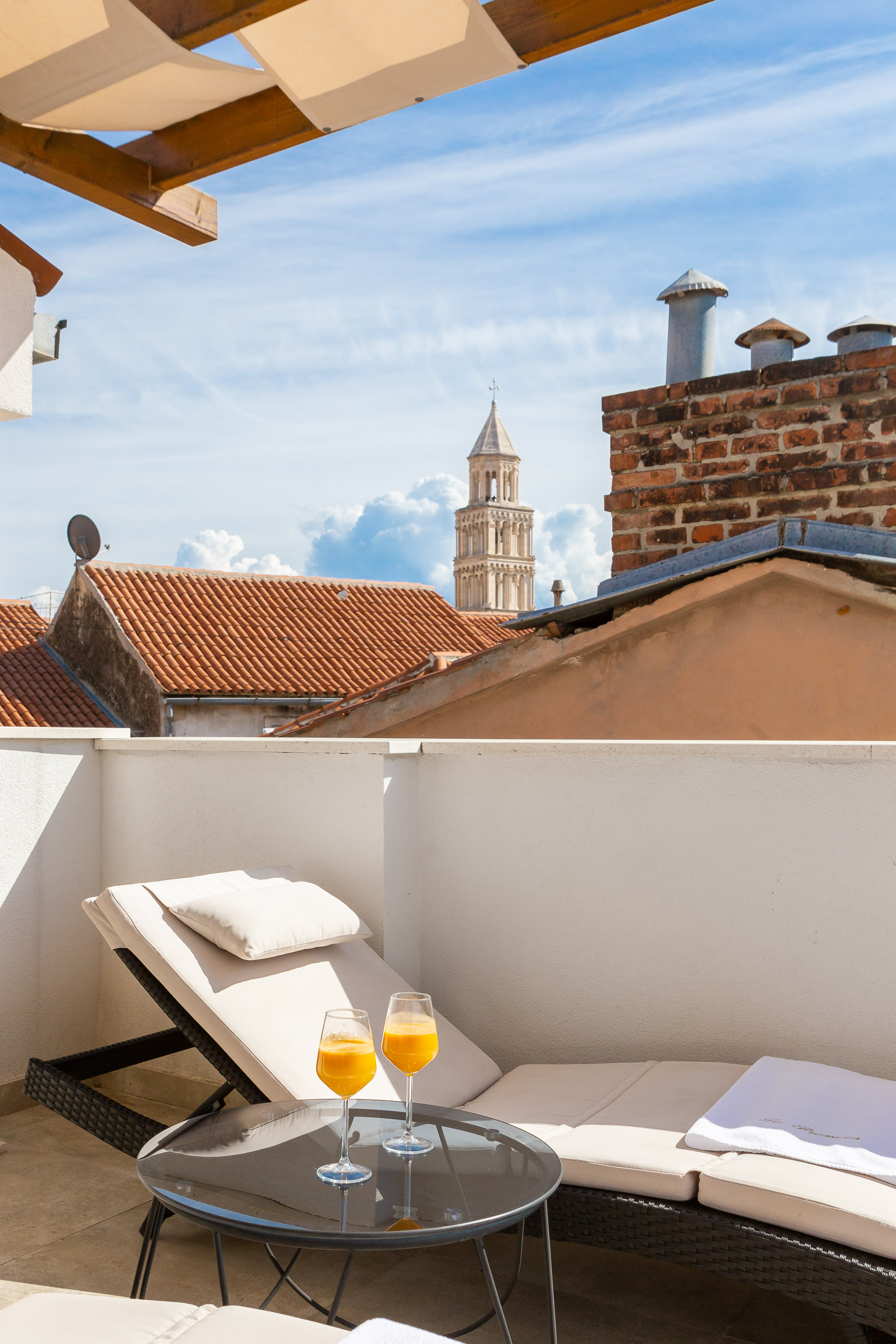 Le Premier Luxury Rooms