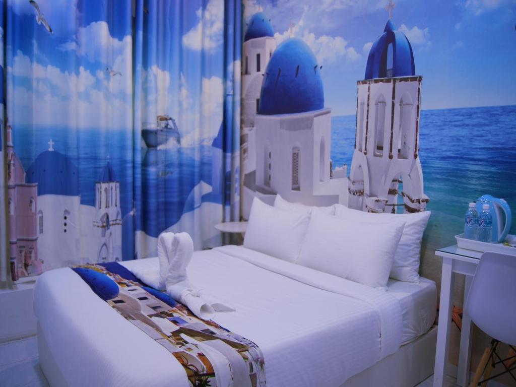 Santorini Hotel Melaka by ZUZU