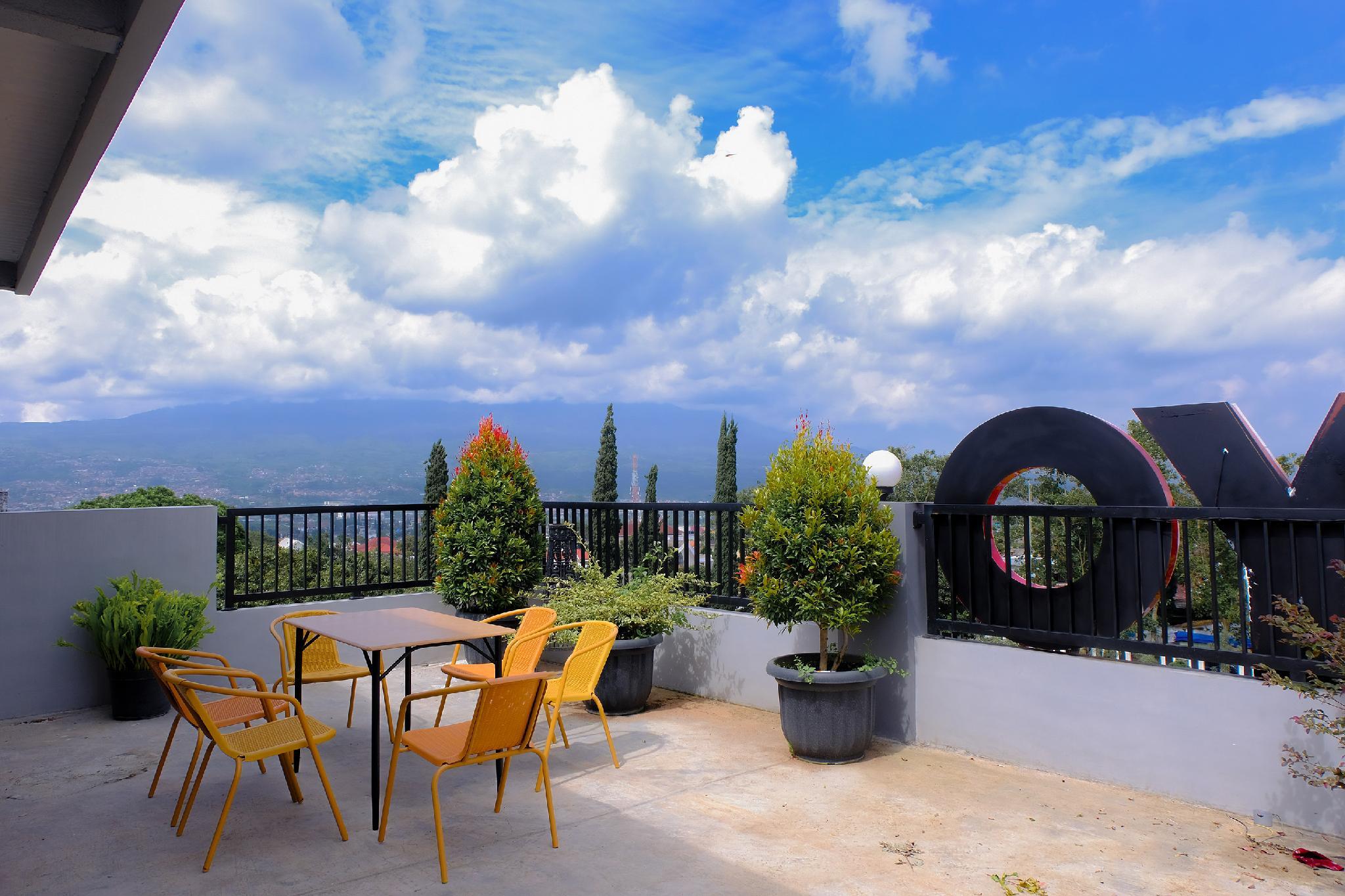 OYO 354 32 Guest House