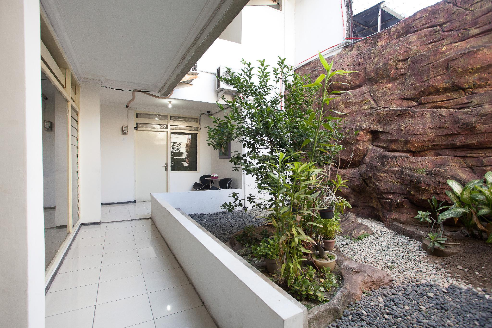 143 Dukuh Kupang Residence