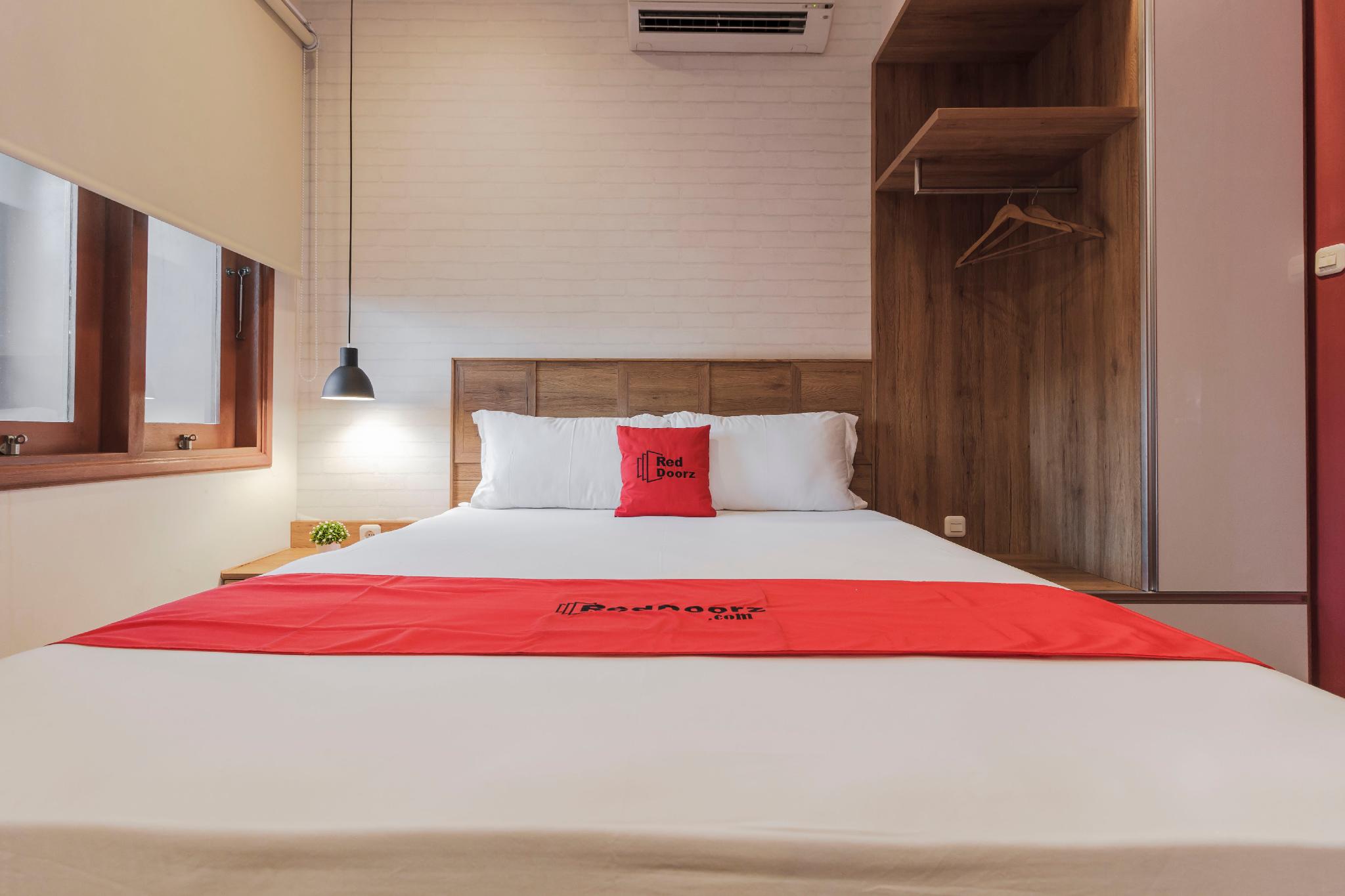 RedDoorz Plus @ CBD Bintaro