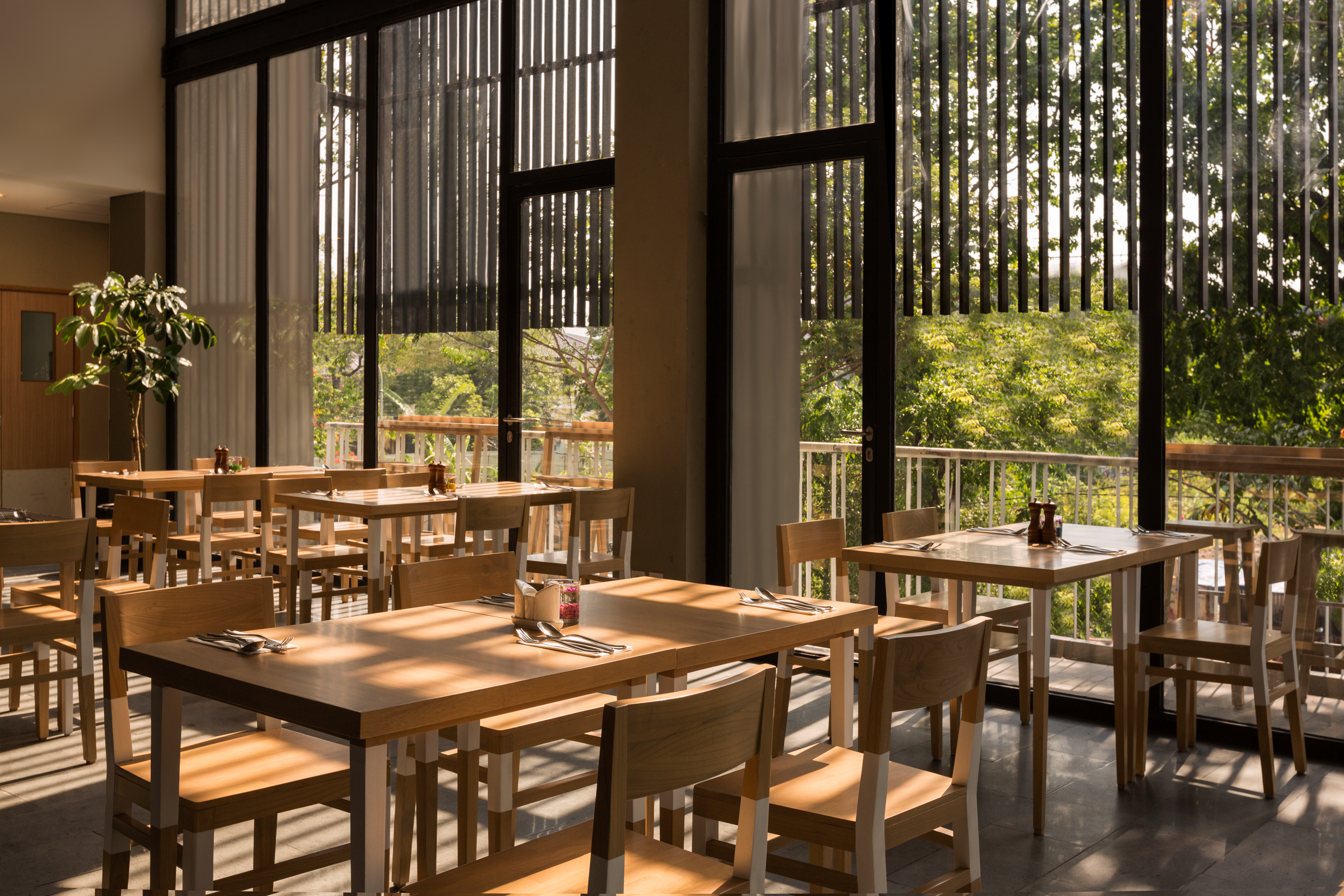 Up Peak Hotel Simpang Lima Semarang