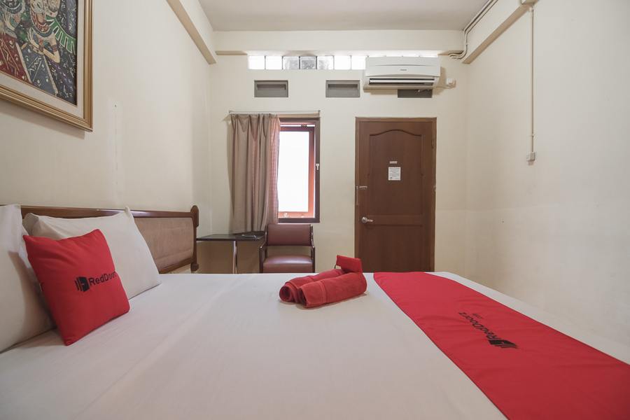 RedDoorz @ Buah Batu 3