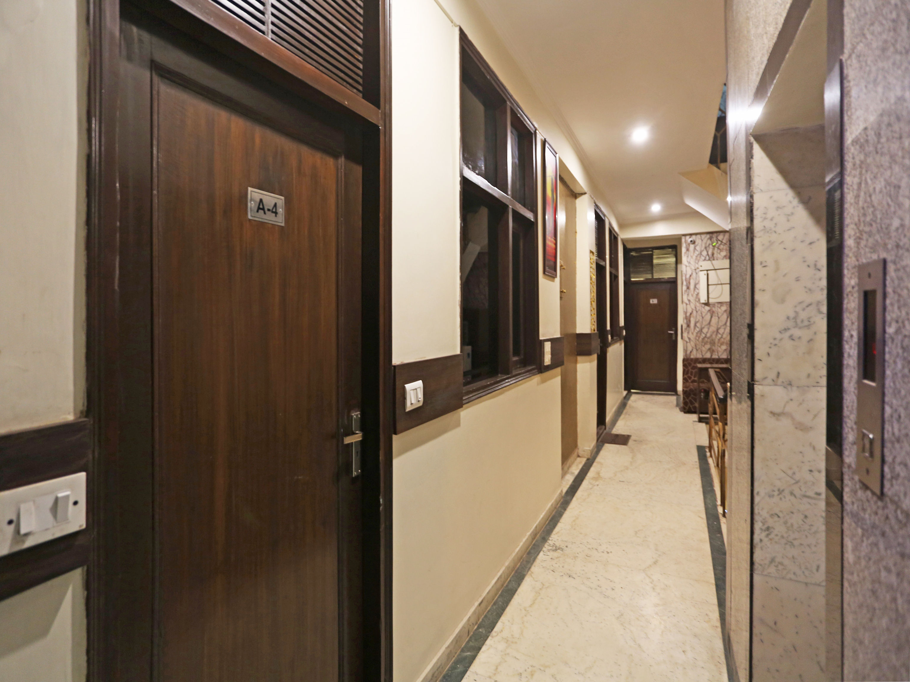Hotel Delhi Continental