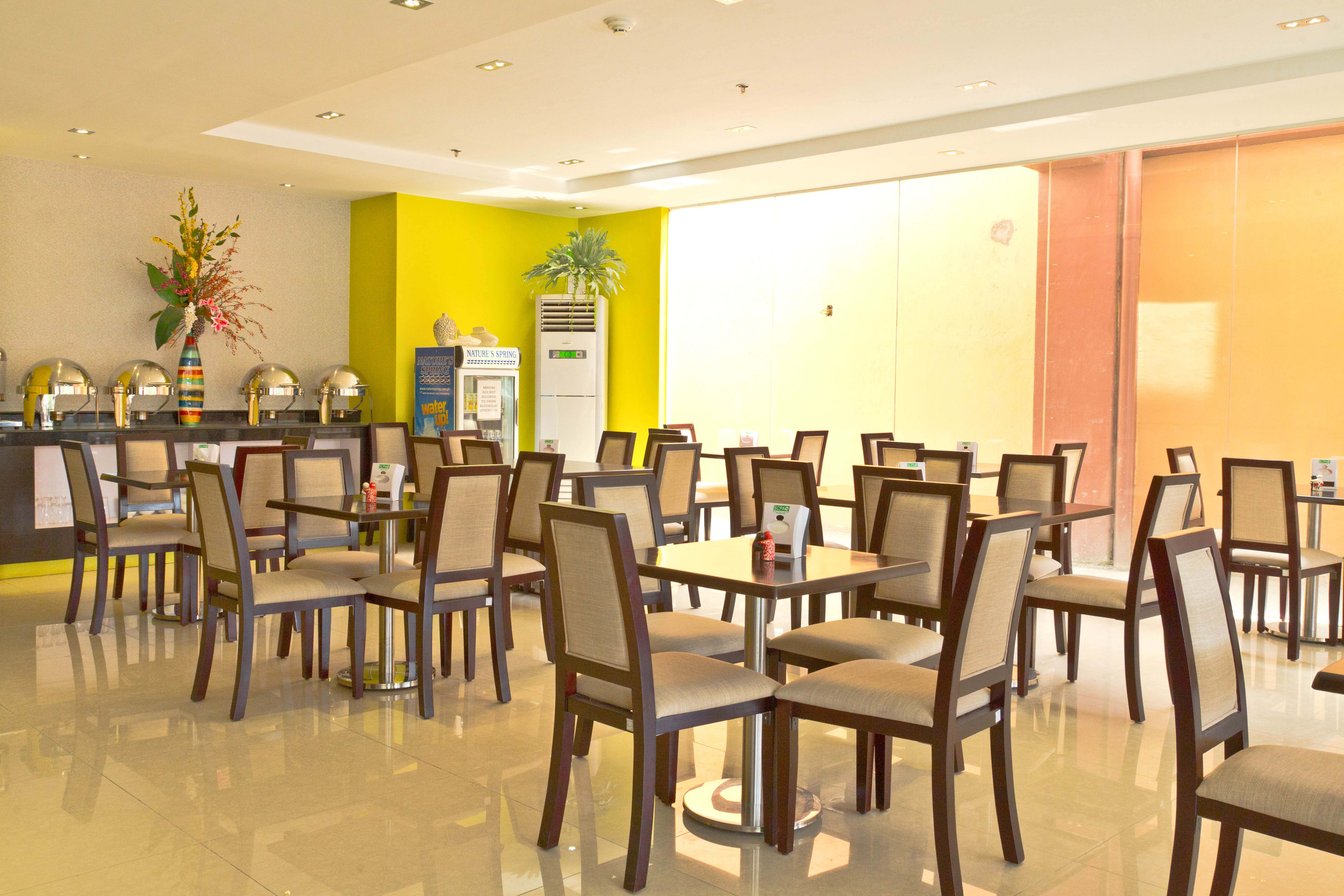 Canberry Hotel