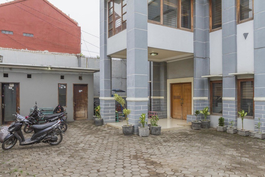 RedDoorz near Jatinangor Town Square