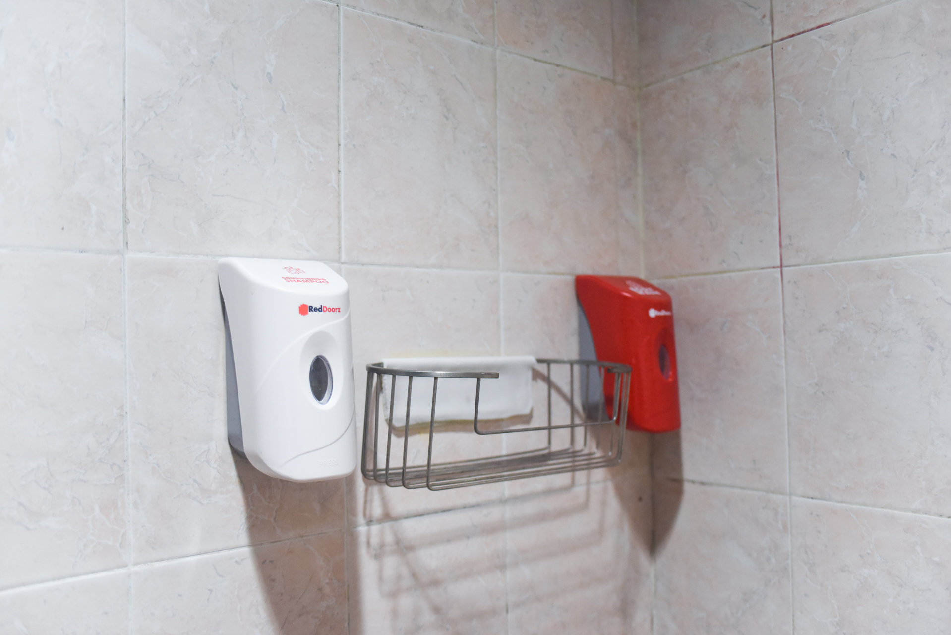 RedDoorz Plus near RSCM Jakarta