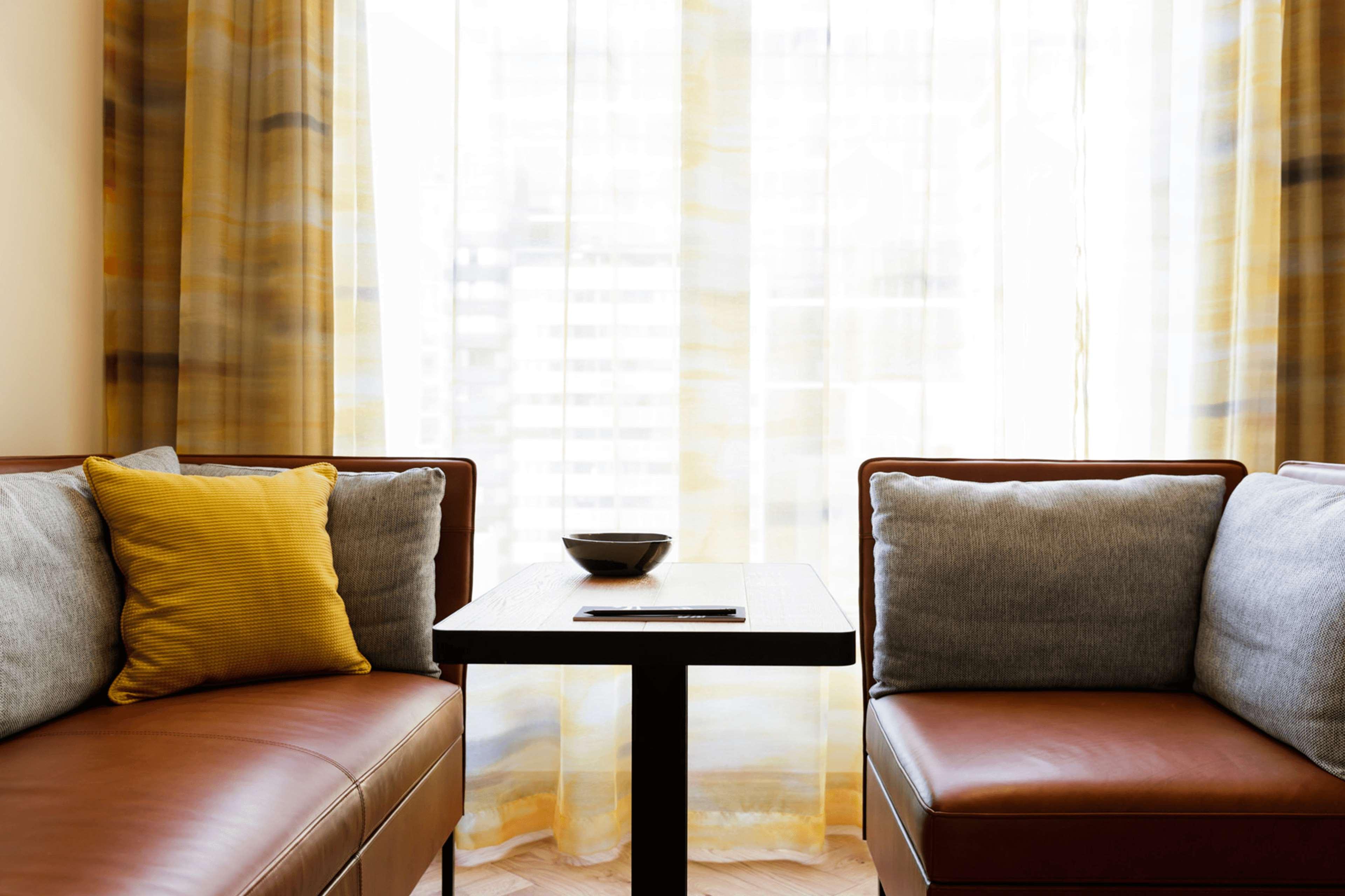 QT Melbourne by null