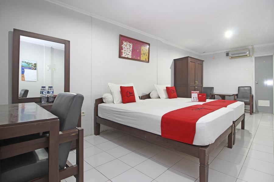 RedDoorz near Terminal Condong Catur