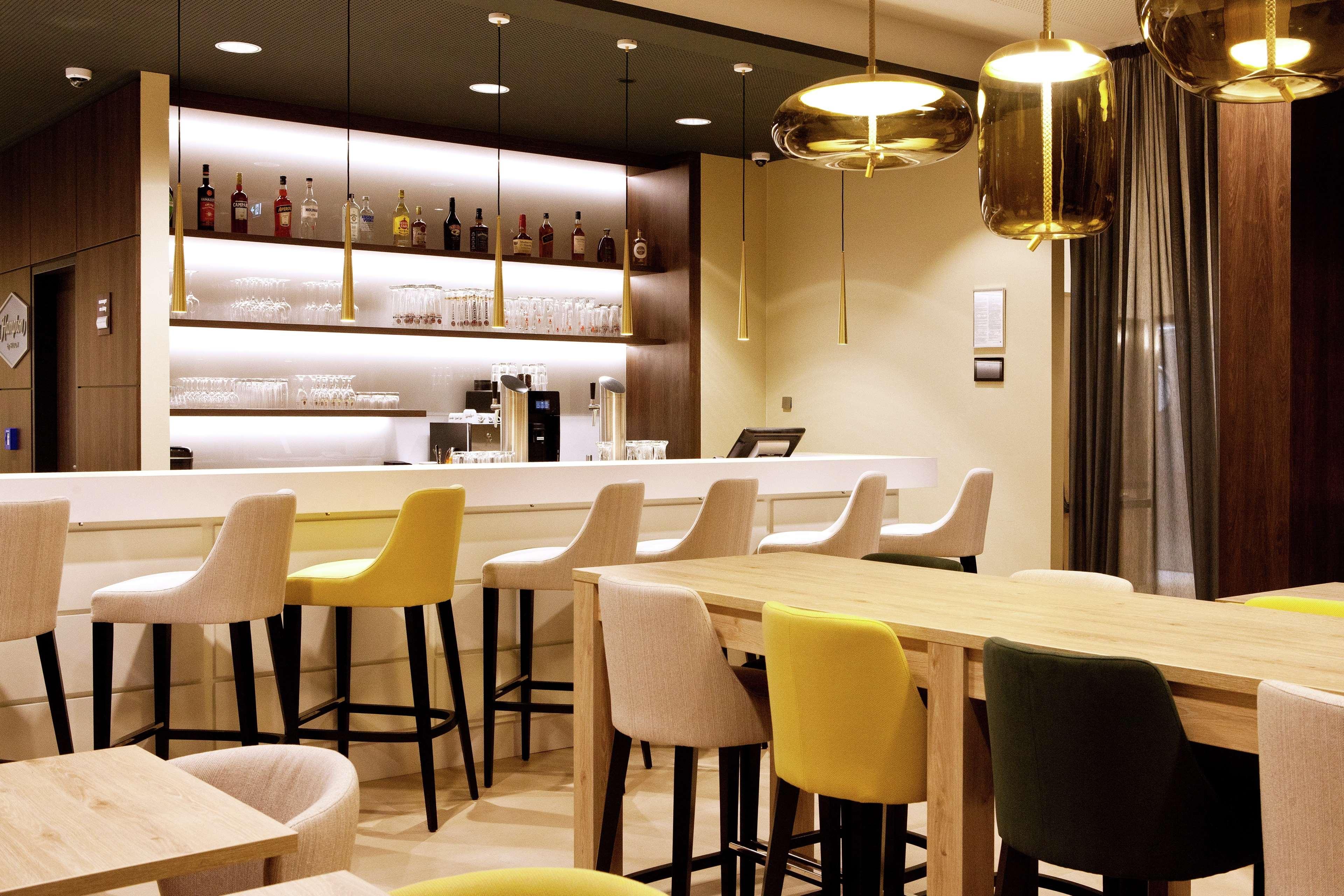 Hampton by Hilton Berlin City East Side Gallery by null