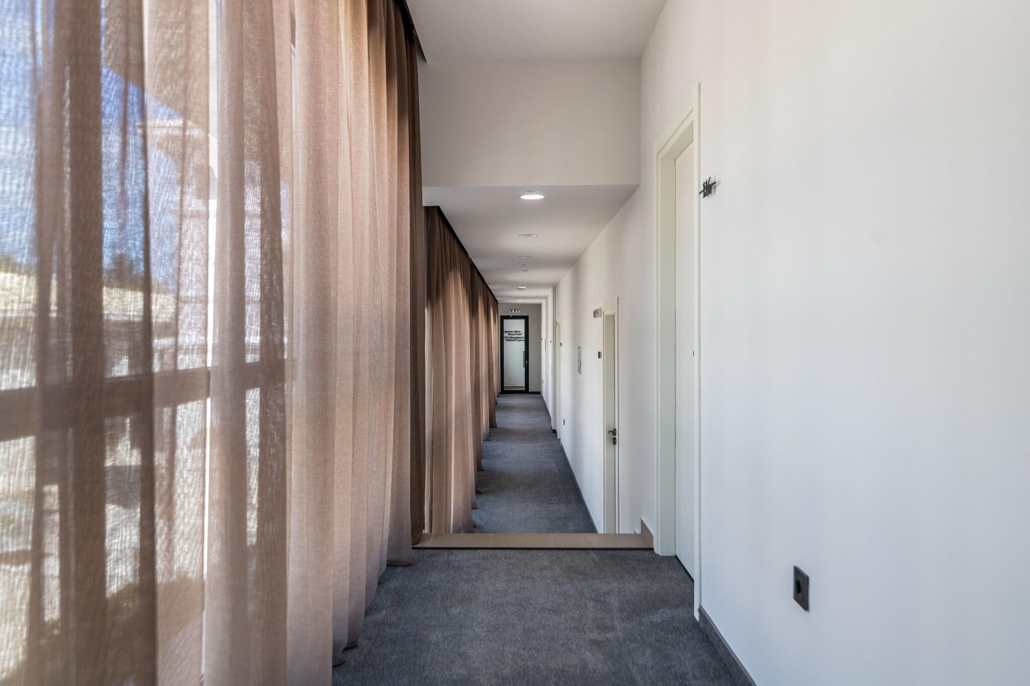 Primorski Hotel - photo