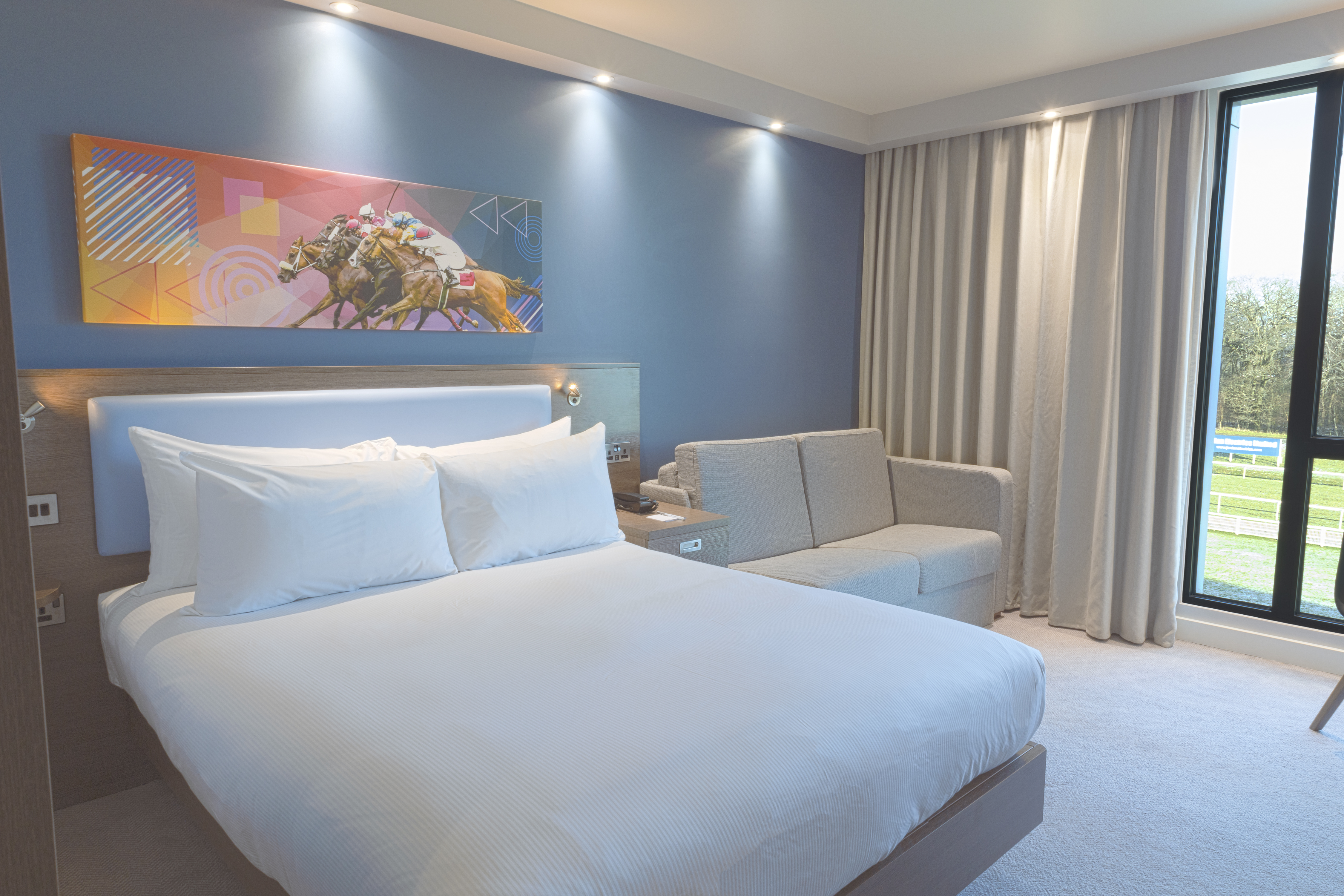 Hampton by Hilton Hamilton Park