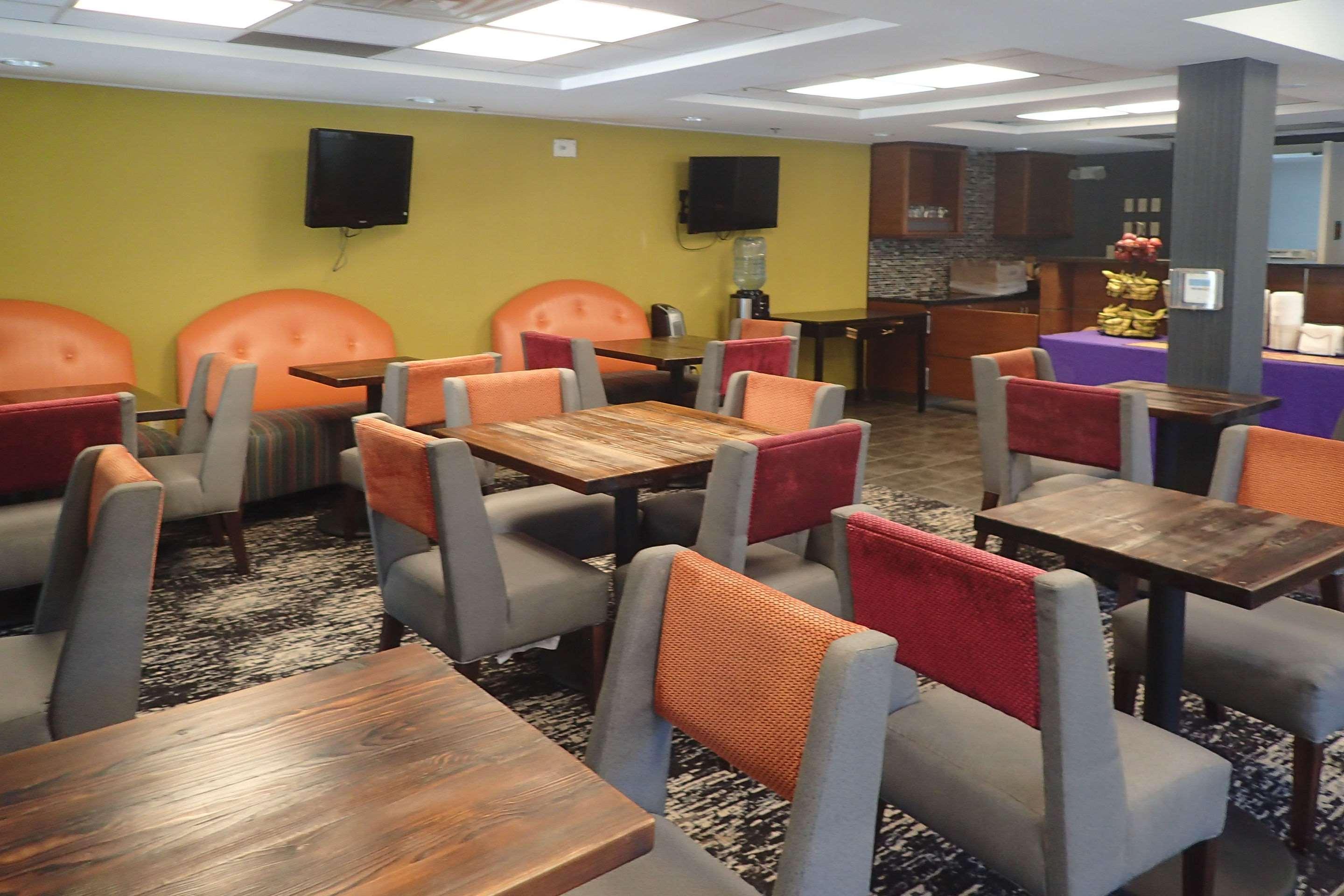 QUALITY INN Aurora