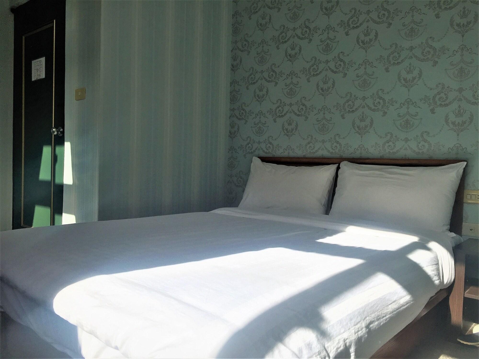 Rich Zone Hotel