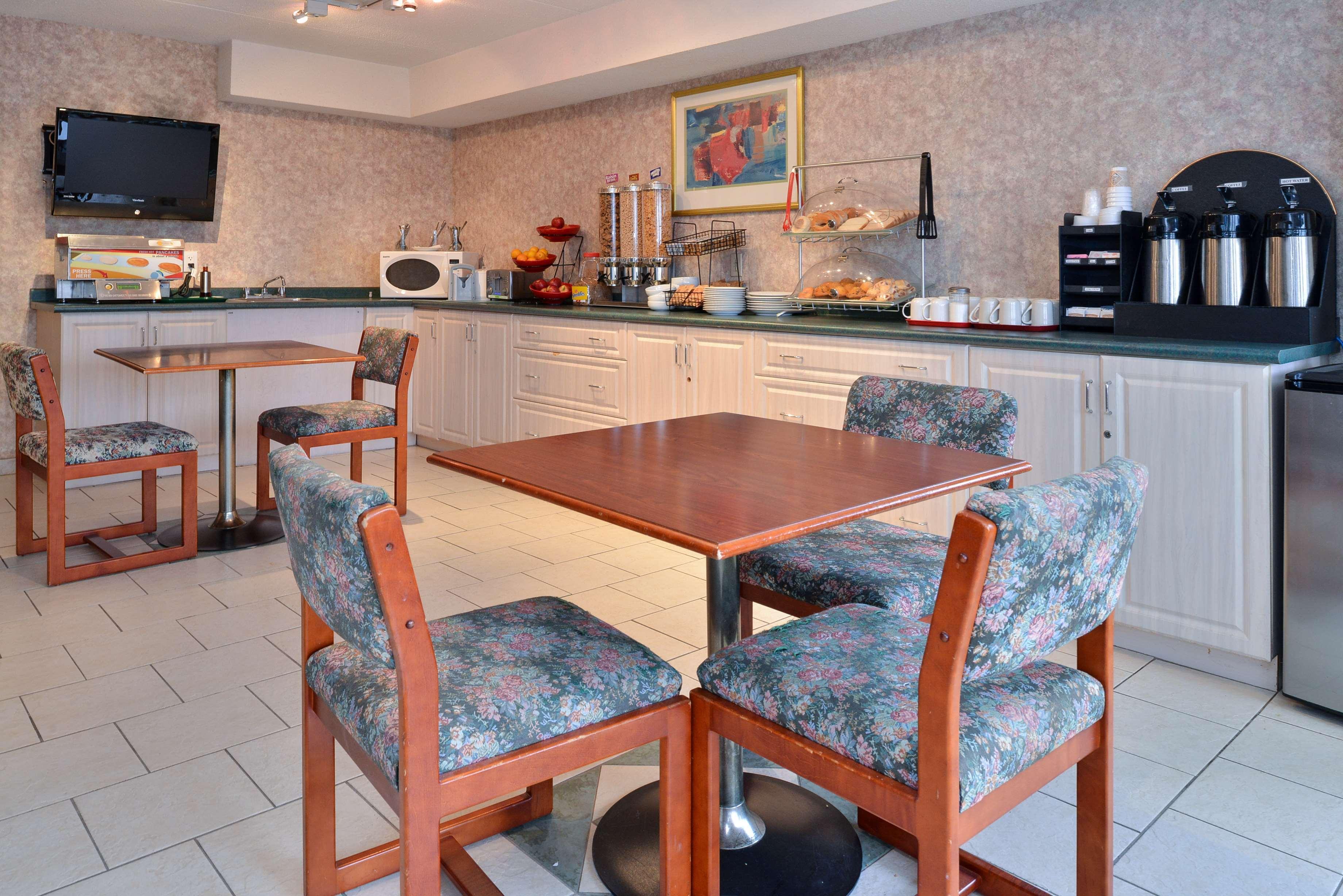 Lexington Inn Suites Windsor