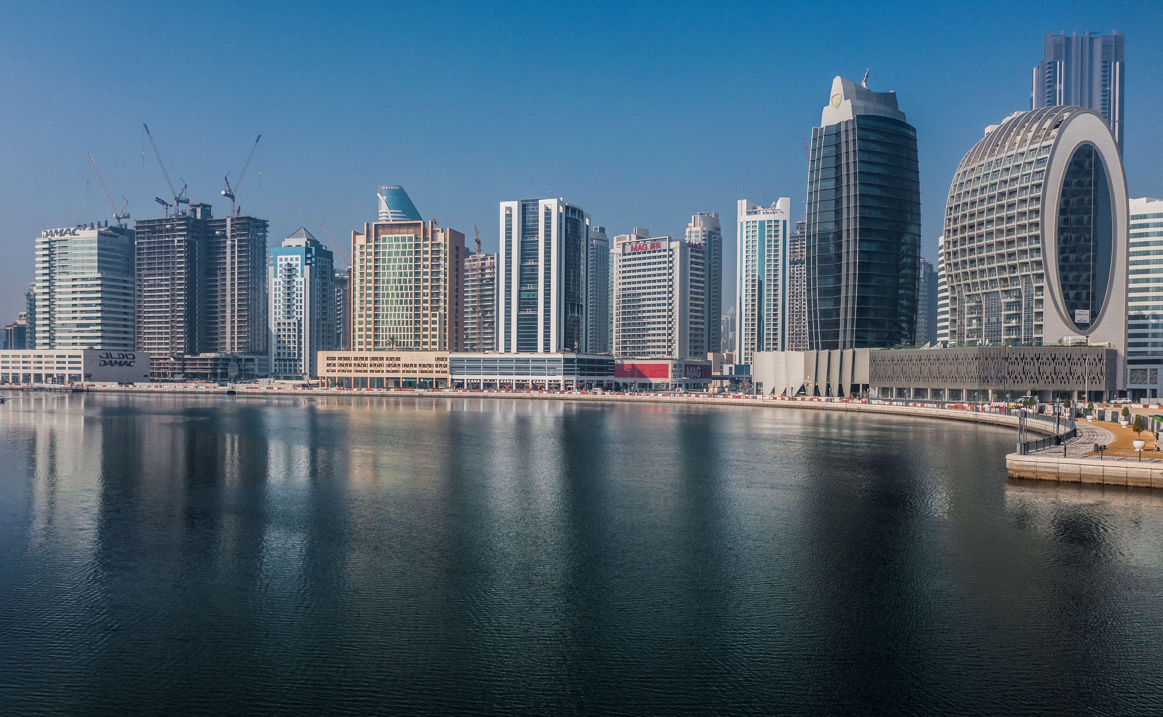 Radisson Blu Hotel, Dubai Canal View - фото