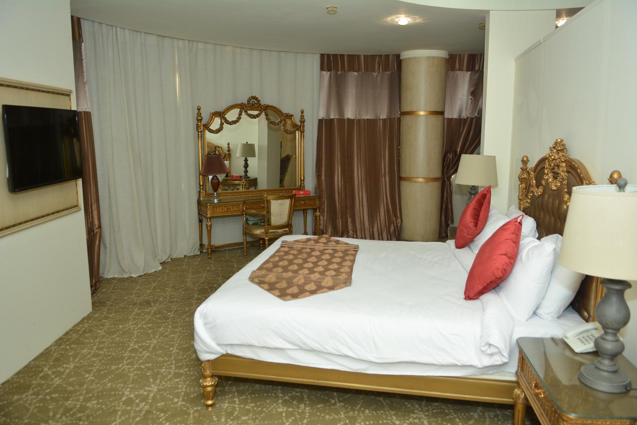 Lamar Hotel
