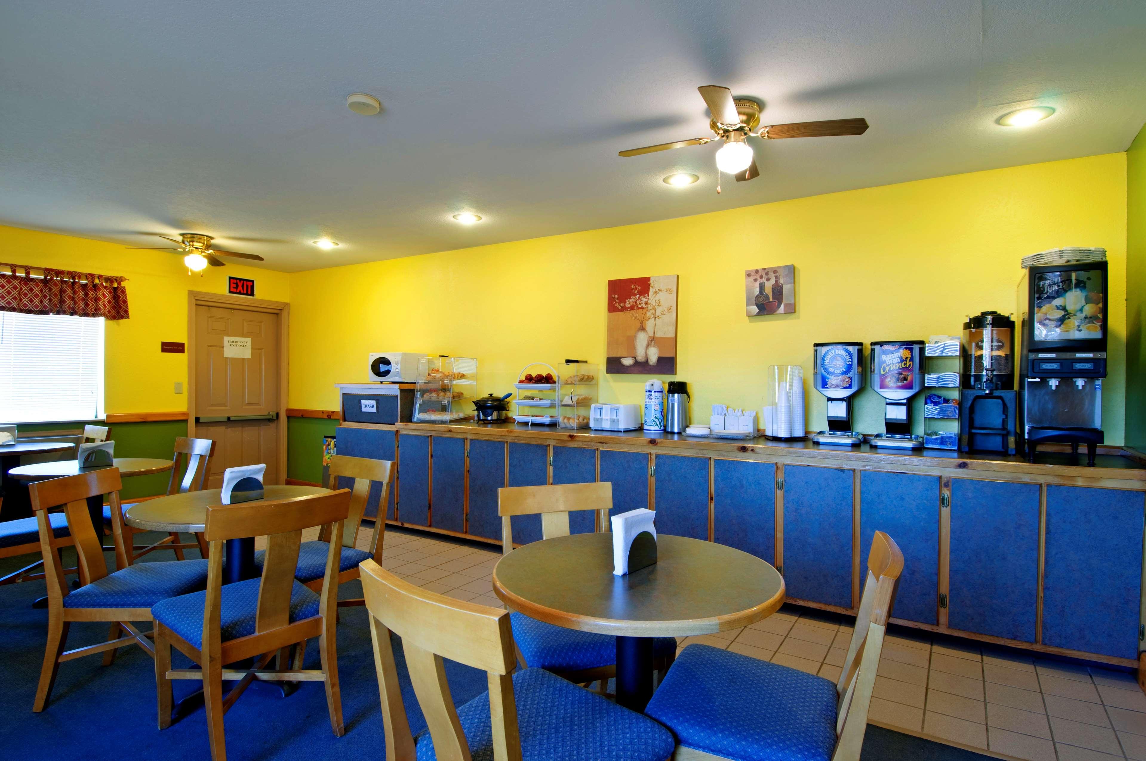 Americas Best Value Inn-Garden City