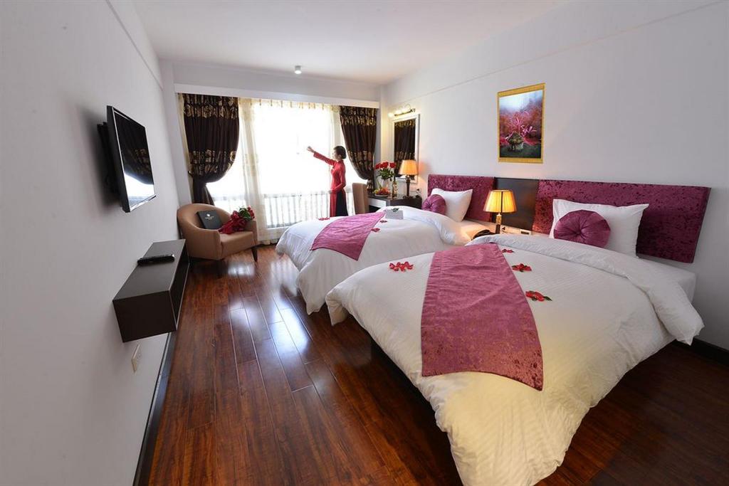 Golden Sun Suites Hotel