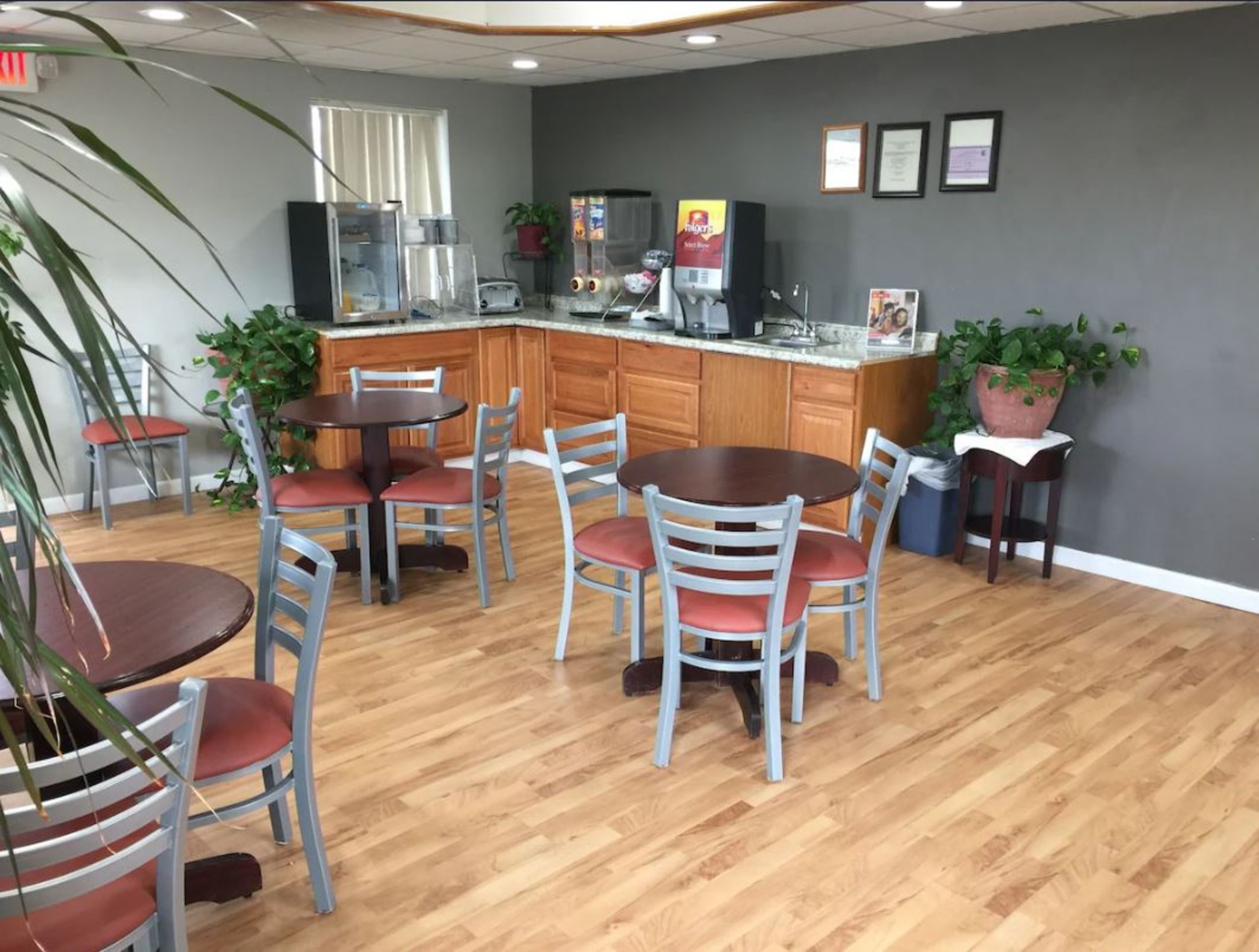 Americas Best Value Inn Grain Valley At I-70