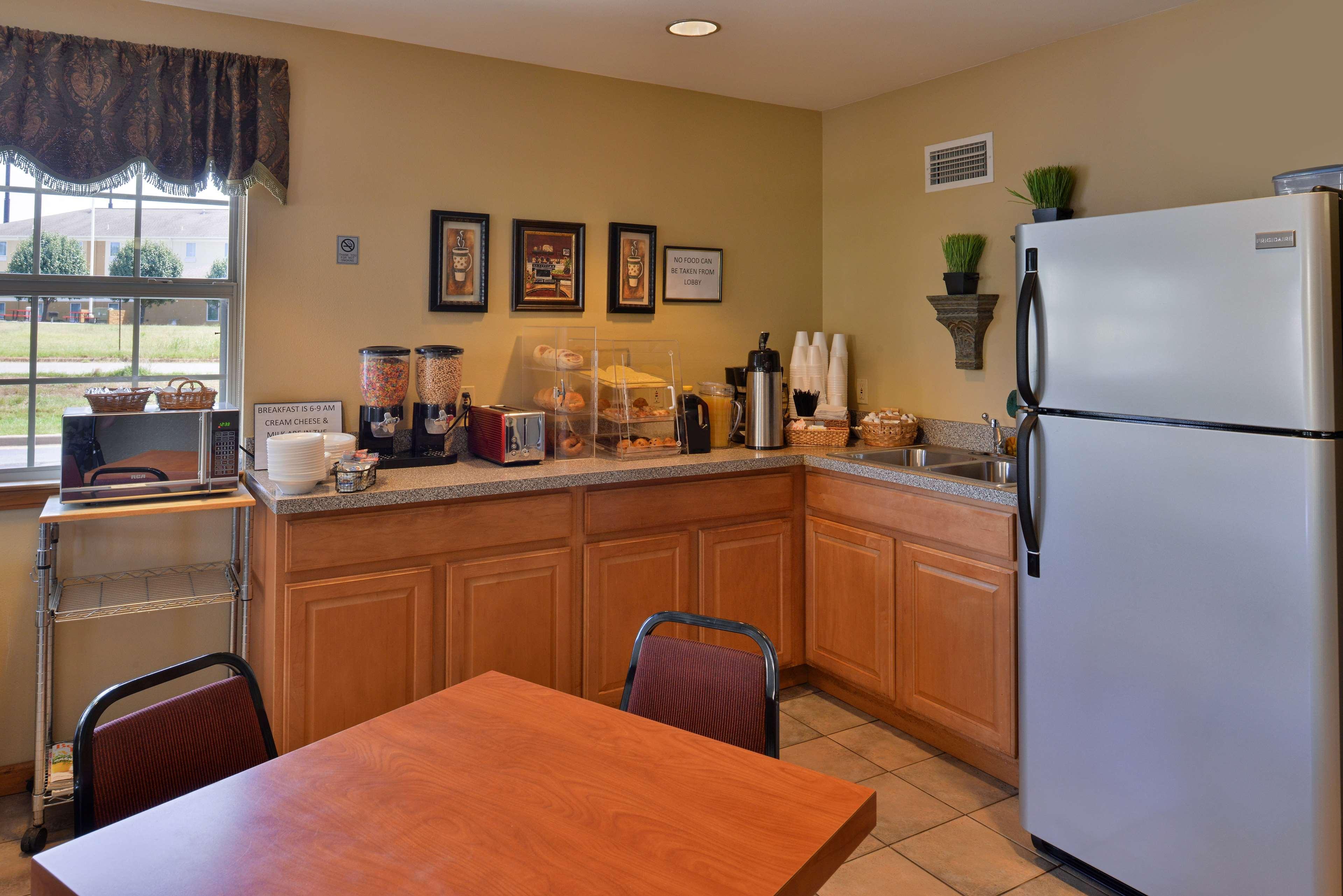 Americas Best Value Inn&Suites-Little Rock/Bryant