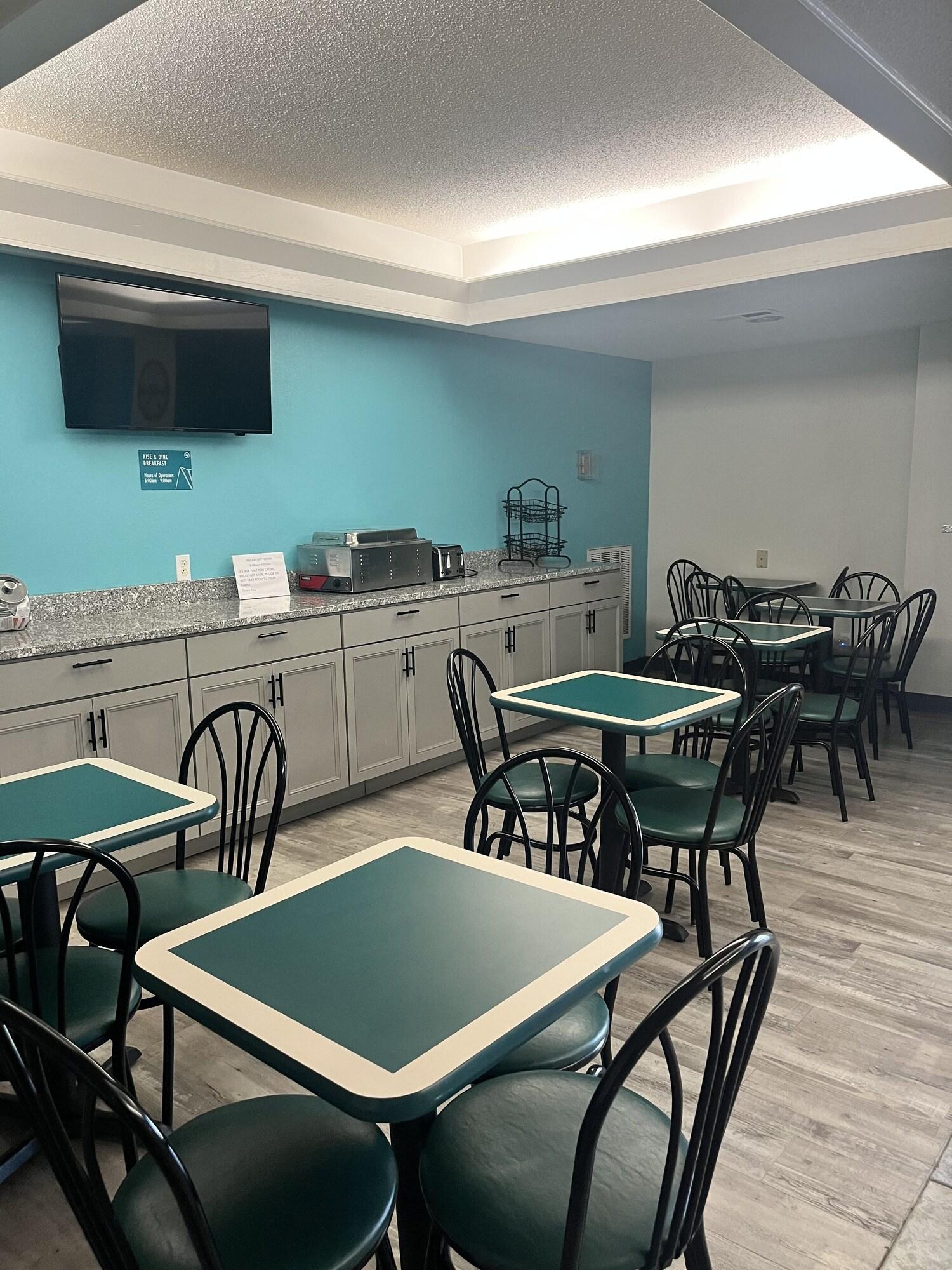 Howard Johnson by Wyndham Clarksville Tennessee